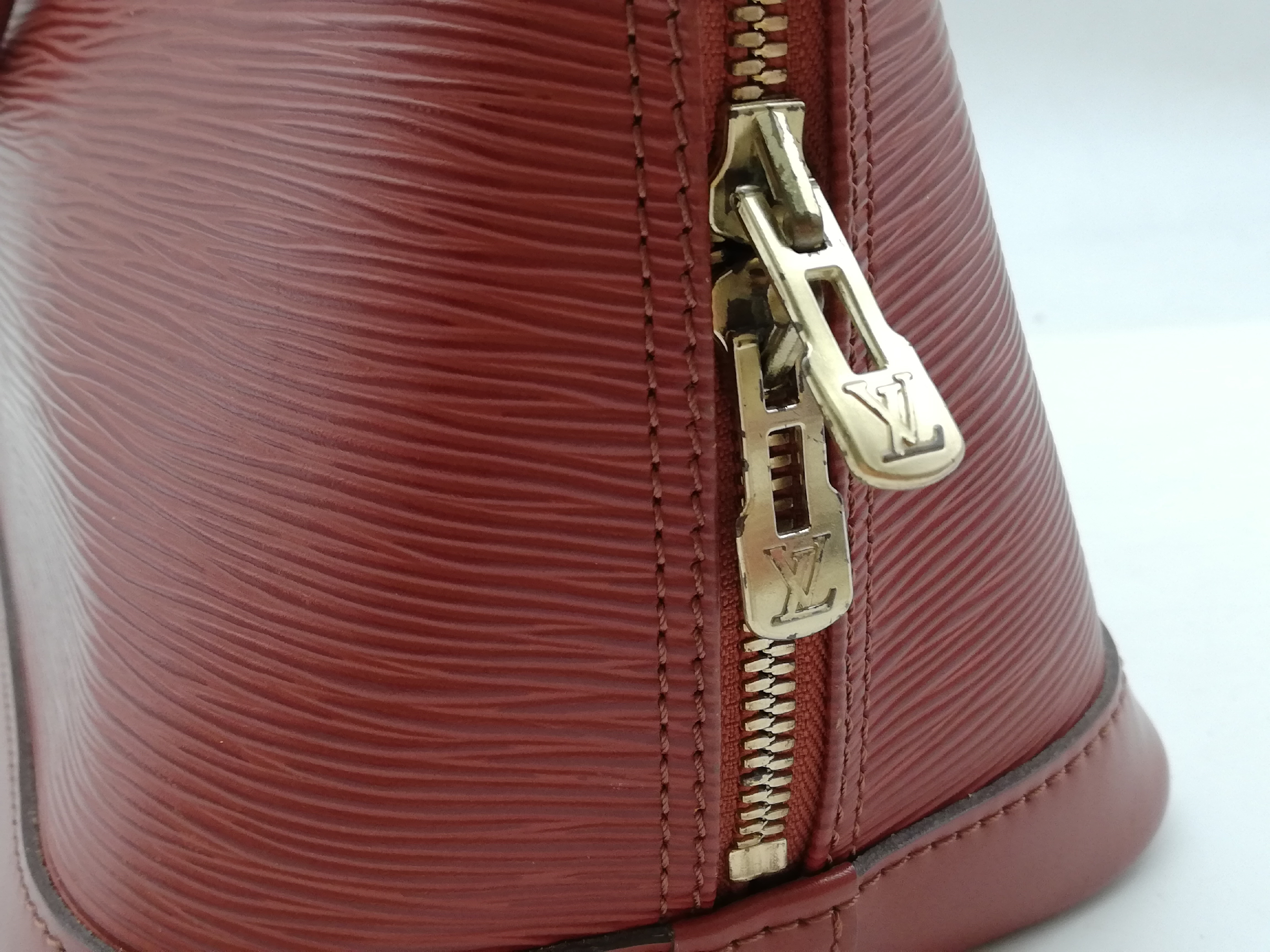 Epi Alma M52143 Handbag — view 9