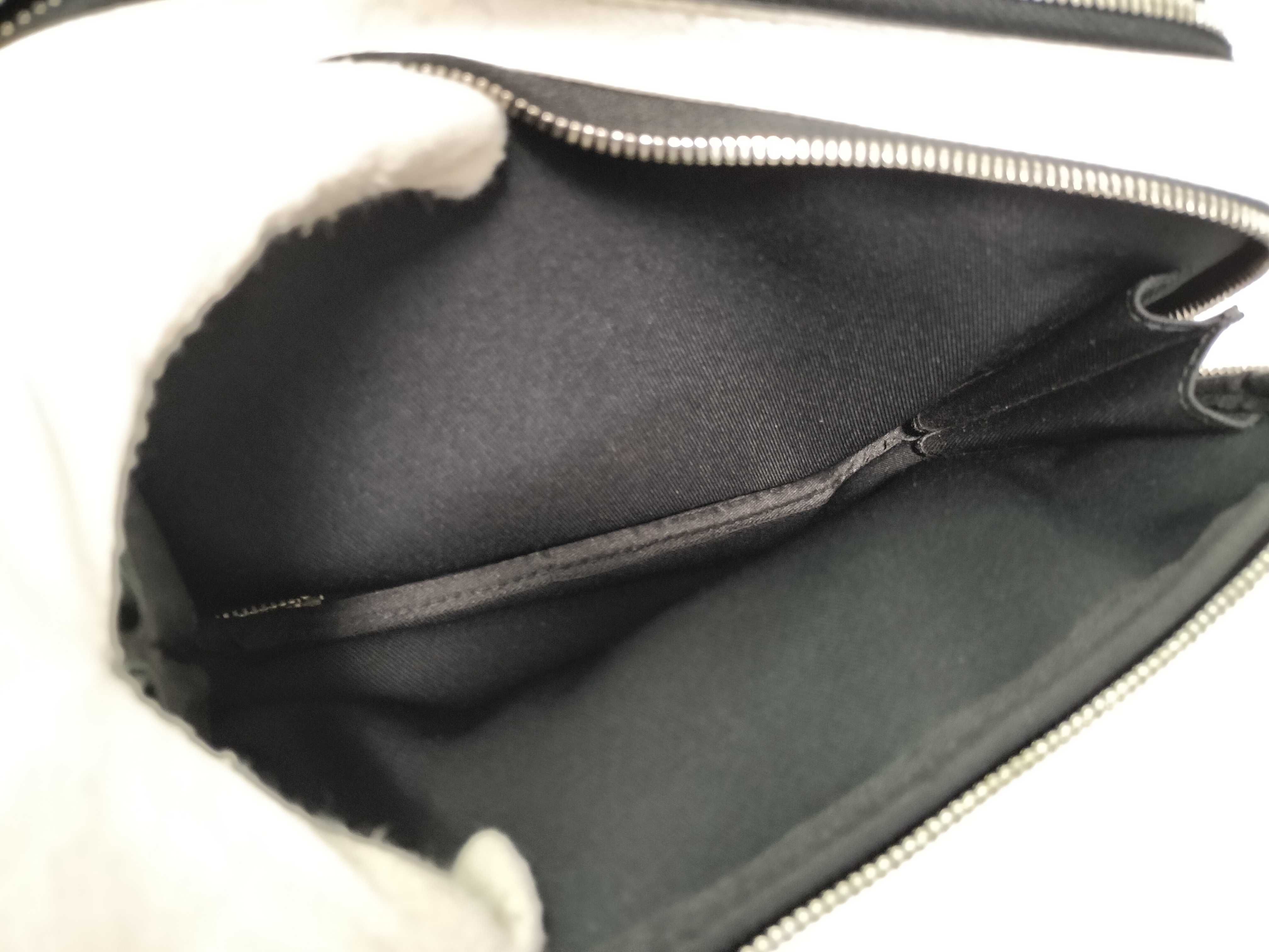 Alpha Messenger Taigarama White M31069 RFID Shoulder Bag — view 14