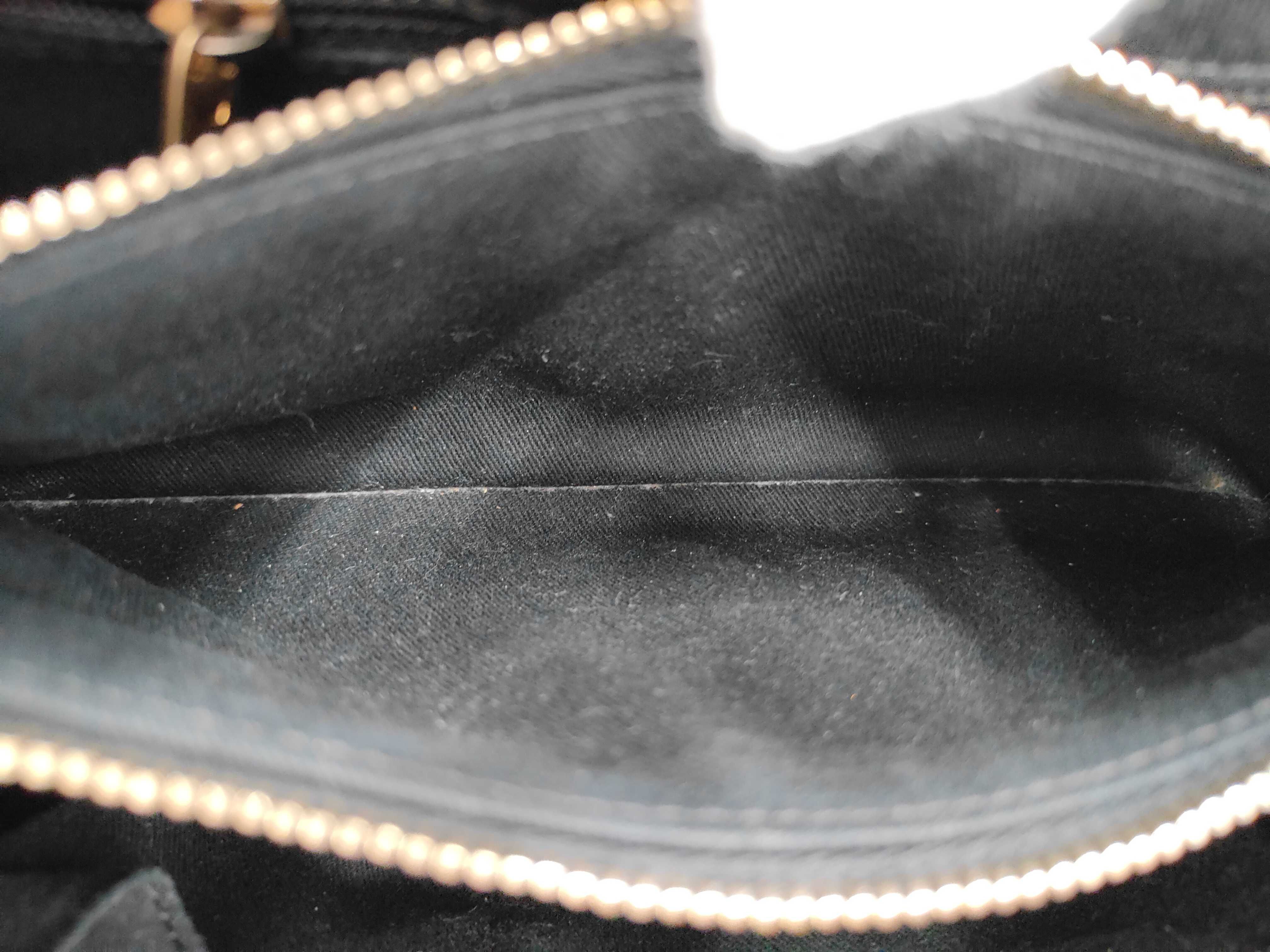 V-stitch chain tote bag — view 13