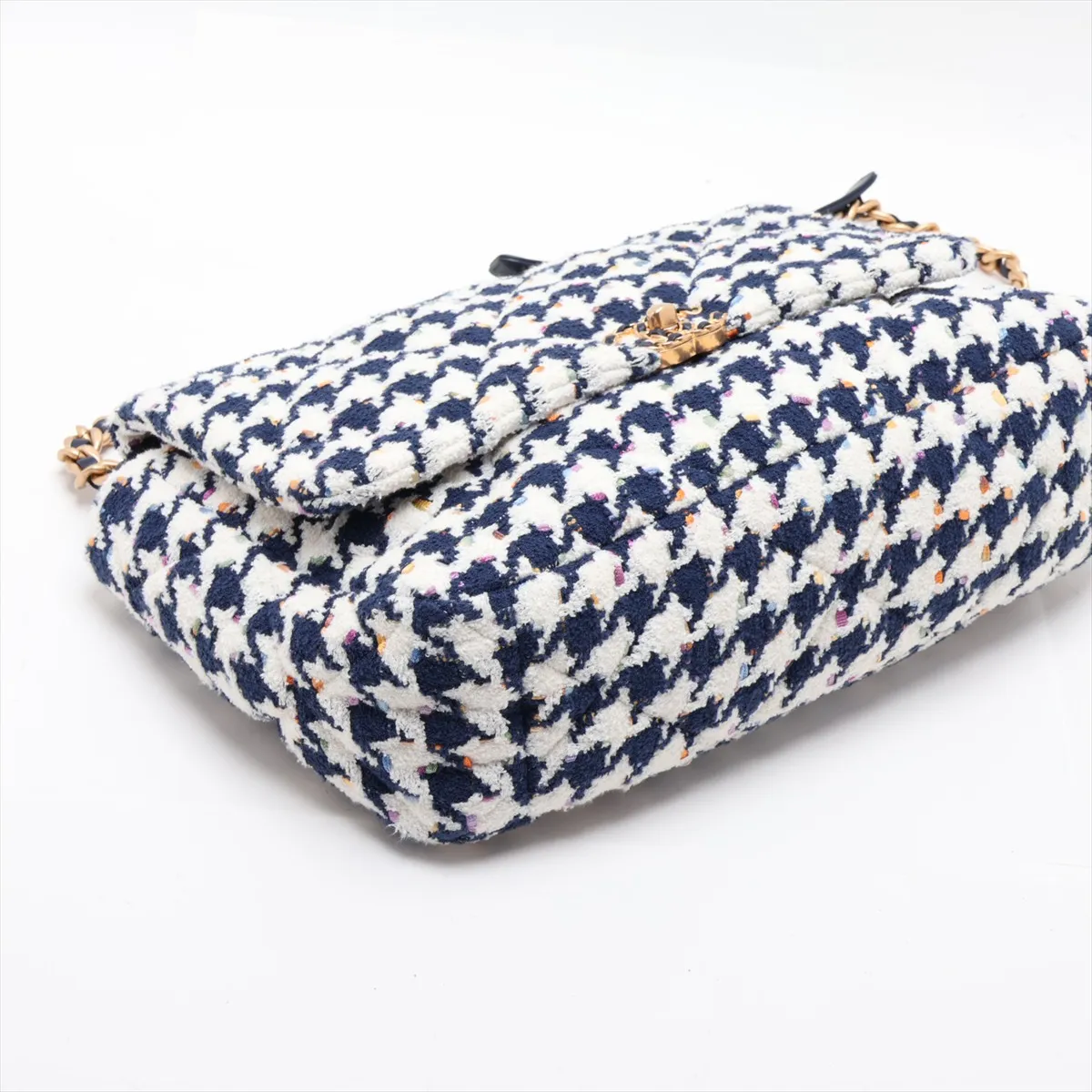 19 Maxi Tweed Chain Shoulder Bag, White x Navy, Gold x Silver Hardware, 31085208, Serial Number , AS1162 — view 4