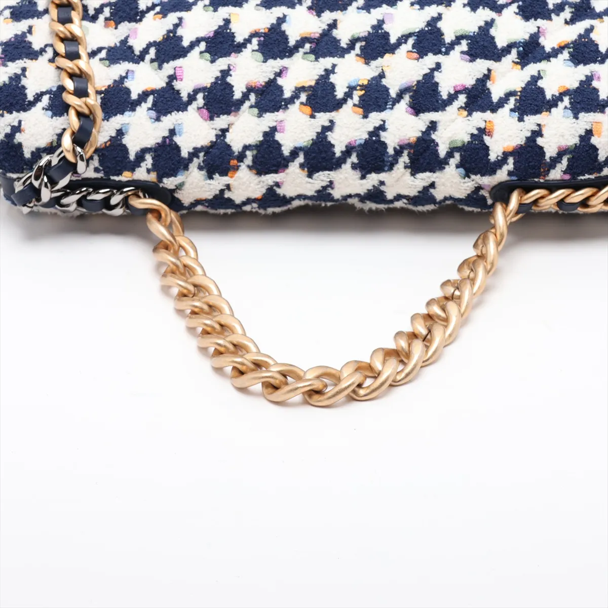 19 Maxi Tweed Chain Shoulder Bag, White x Navy, Gold x Silver Hardware, 31085208, Serial Number , AS1162 — view 5