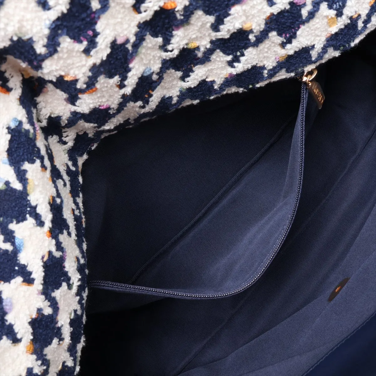 19 Maxi Tweed Chain Shoulder Bag, White x Navy, Gold x Silver Hardware, 31085208, Serial Number , AS1162 — view 9
