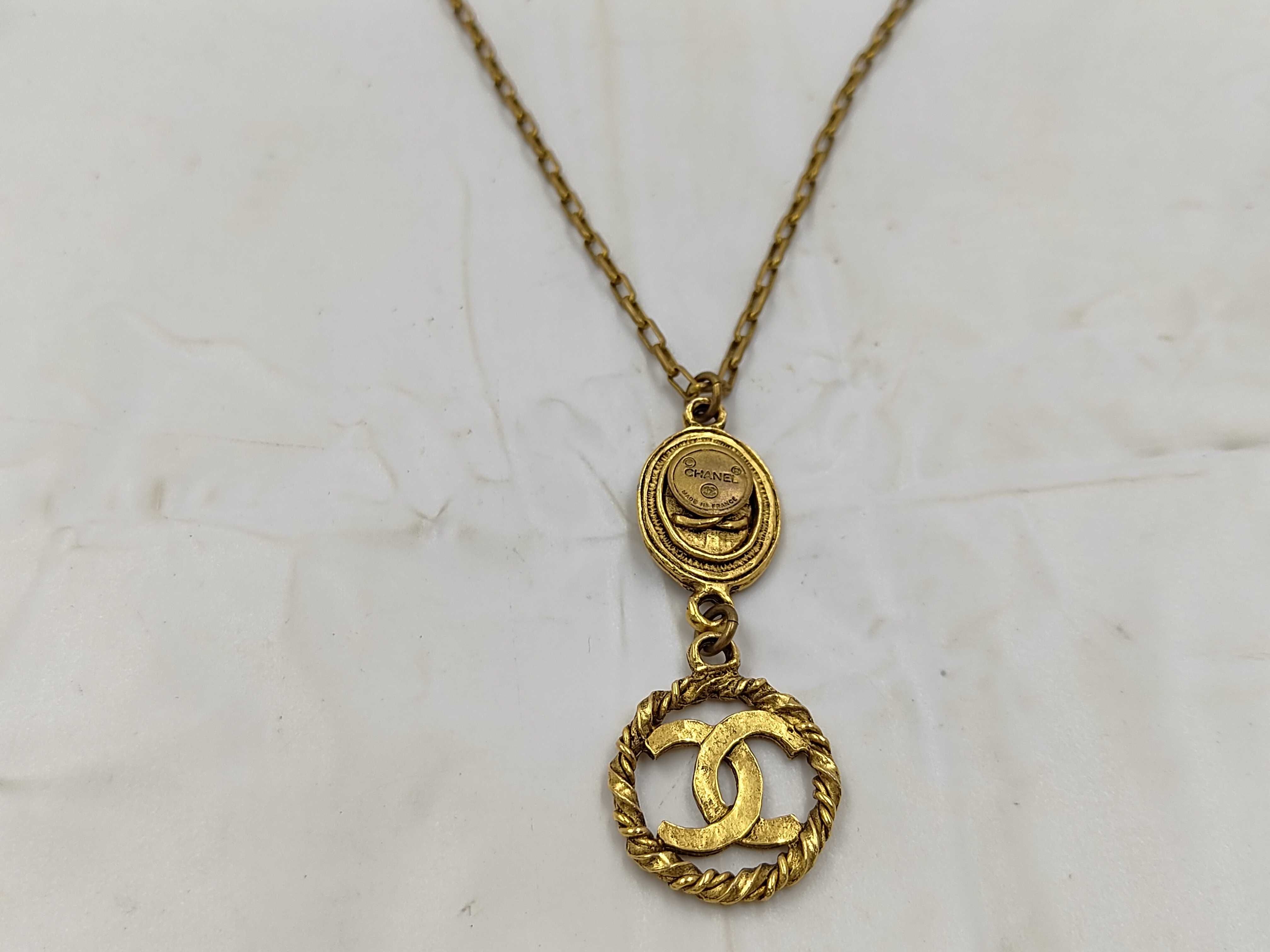 necklace — view 2