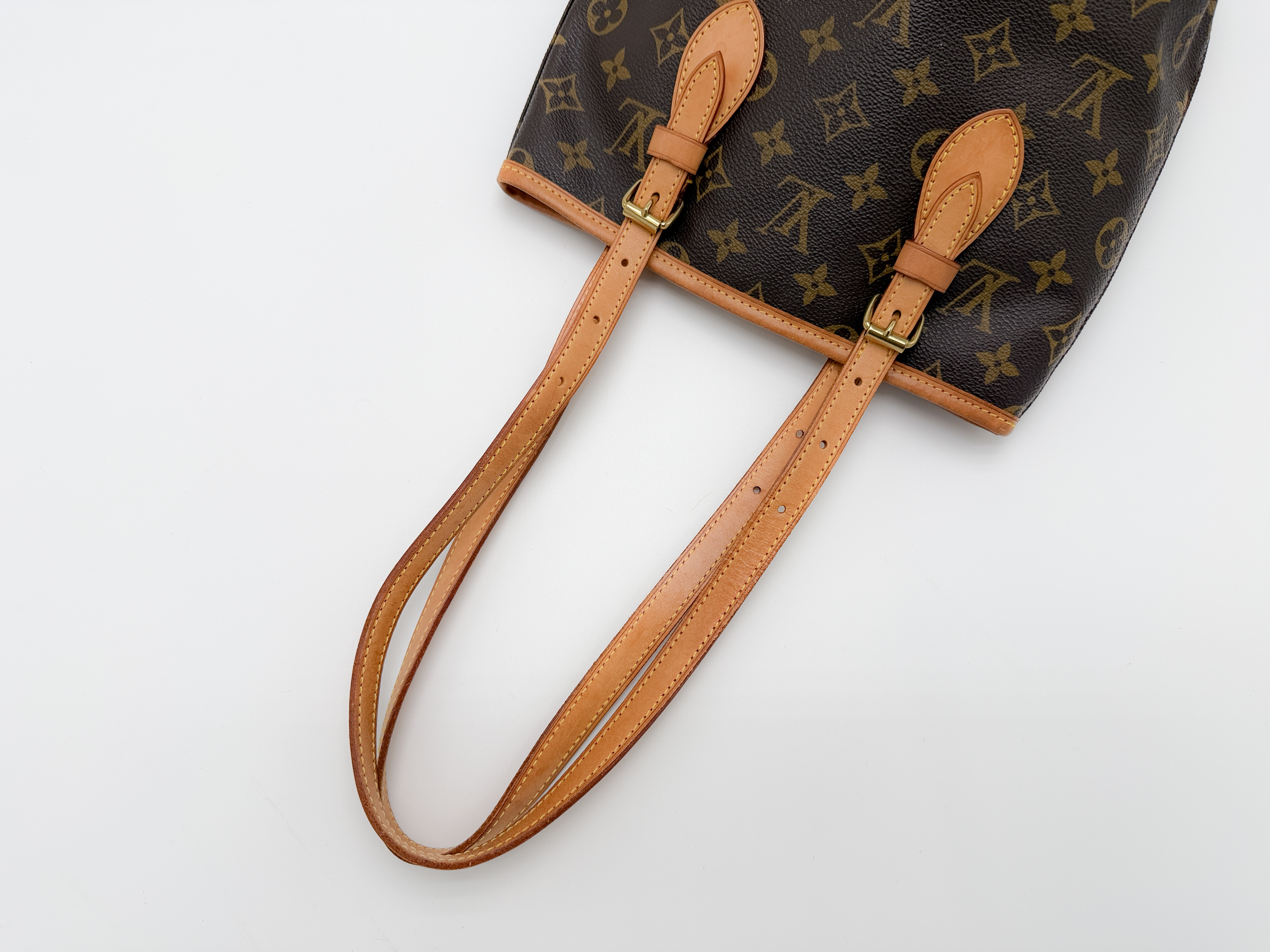 Monogram M42238 Bucket PM FL1020 Shoulder Bag with Pouch, No Stickiness — view 3