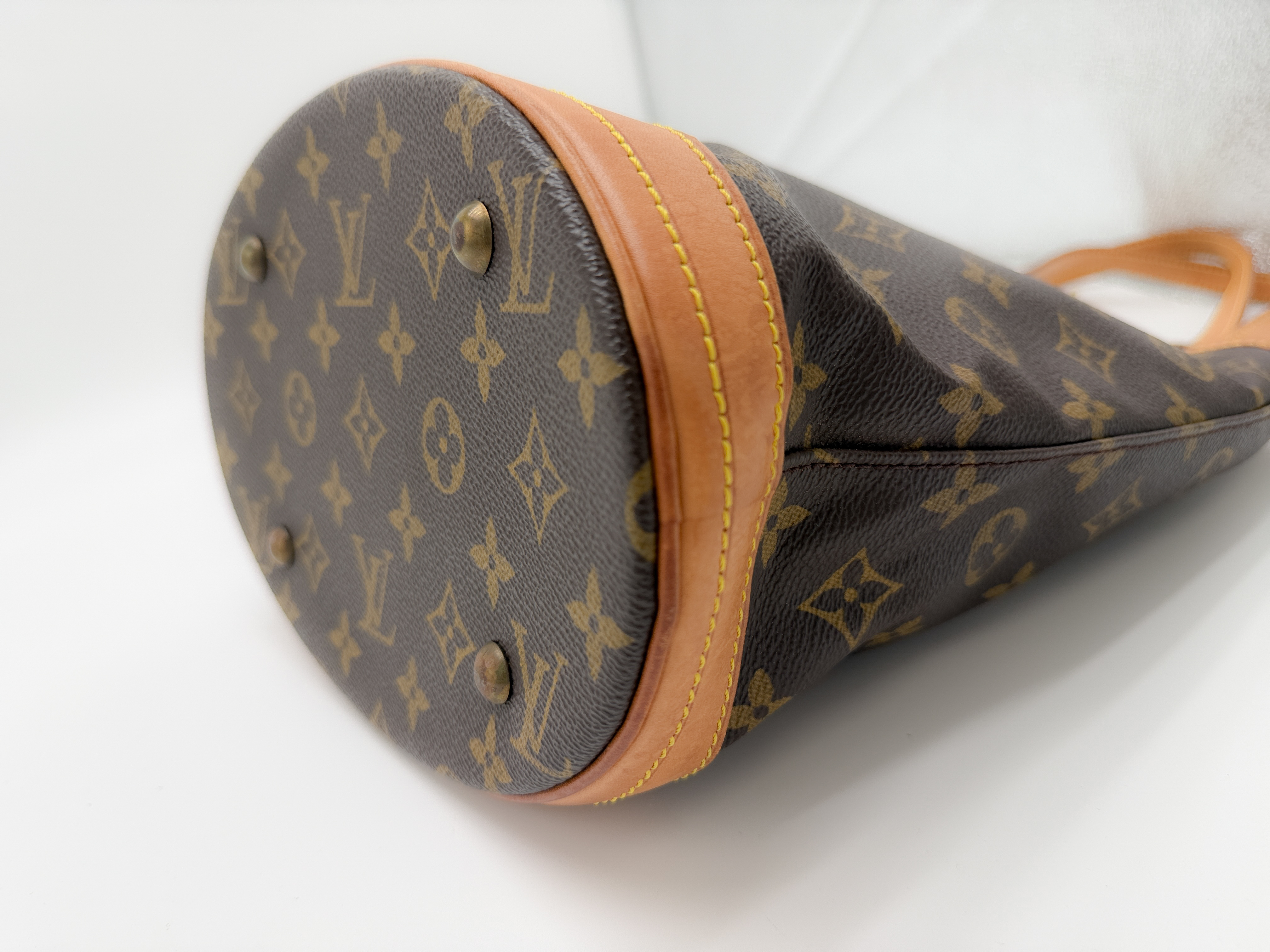 Monogram M42238 Bucket PM FL1020 Shoulder Bag with Pouch, No Stickiness — view 6