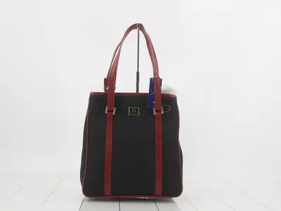 Diana Black x Bordeaux