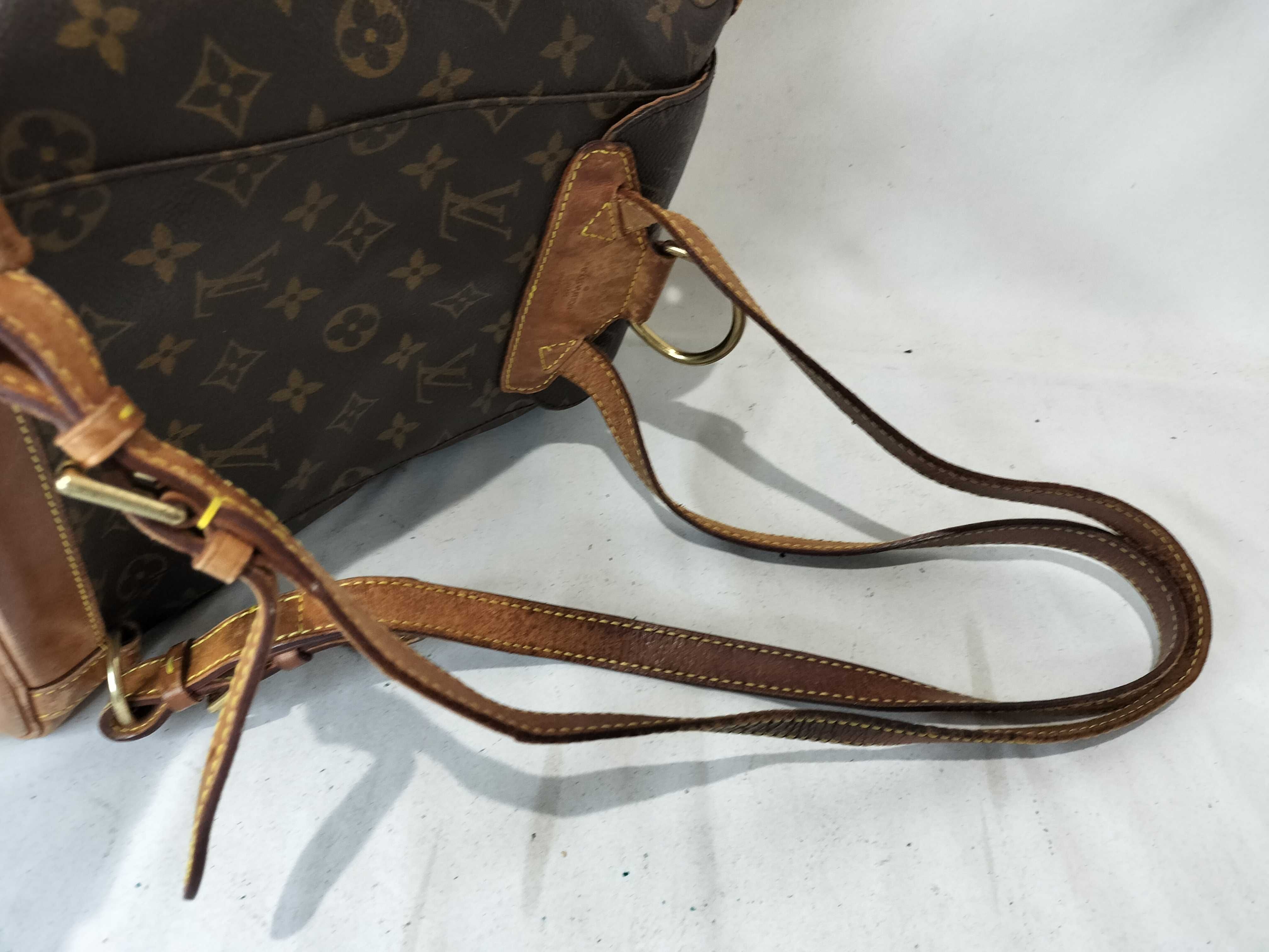 Damier M51135 Montsouris Backpack - Bottom split, torn, corners damaged. — view 7