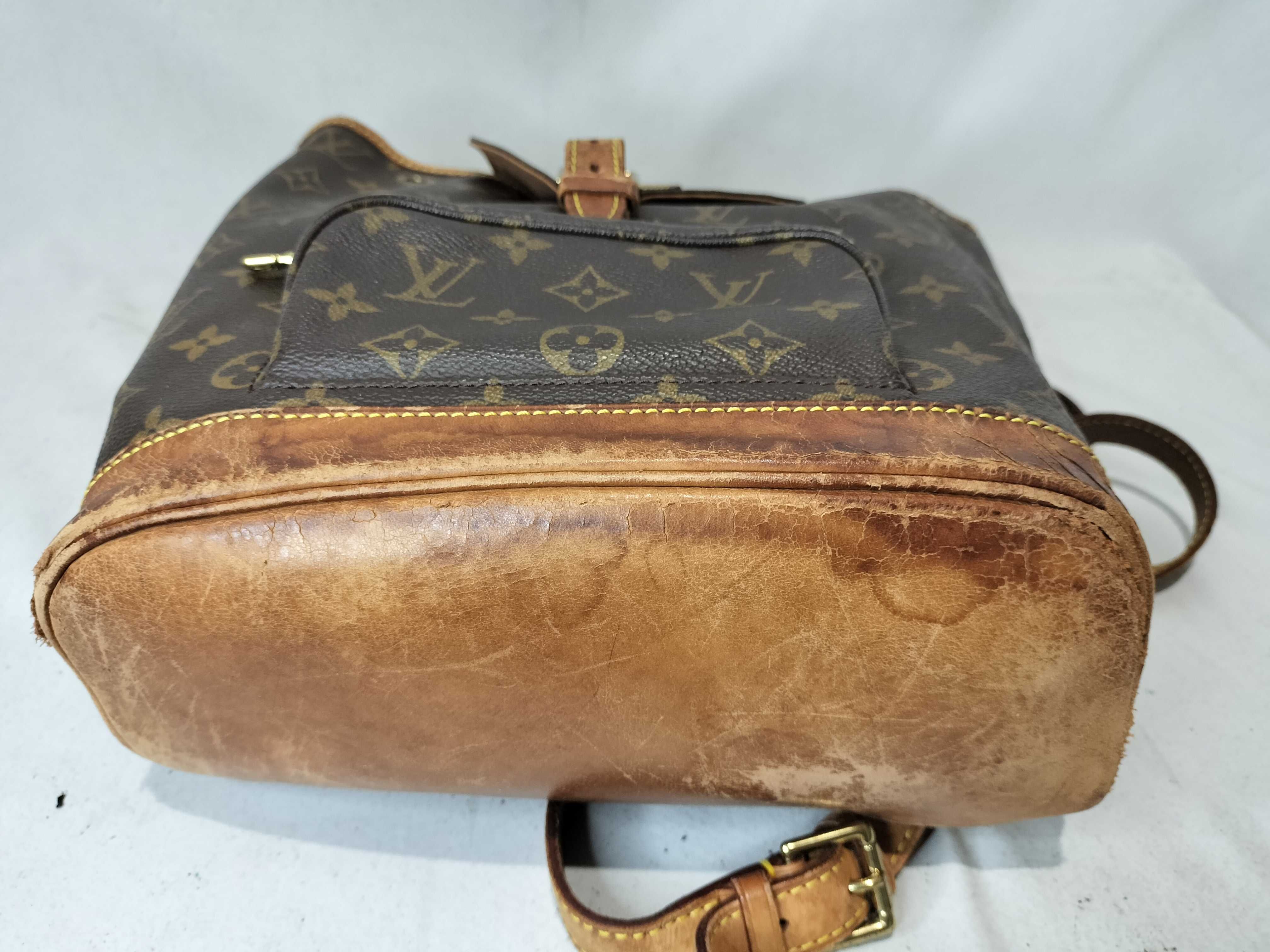 Damier M51135 Montsouris Backpack - Bottom split, torn, corners damaged. — view 9