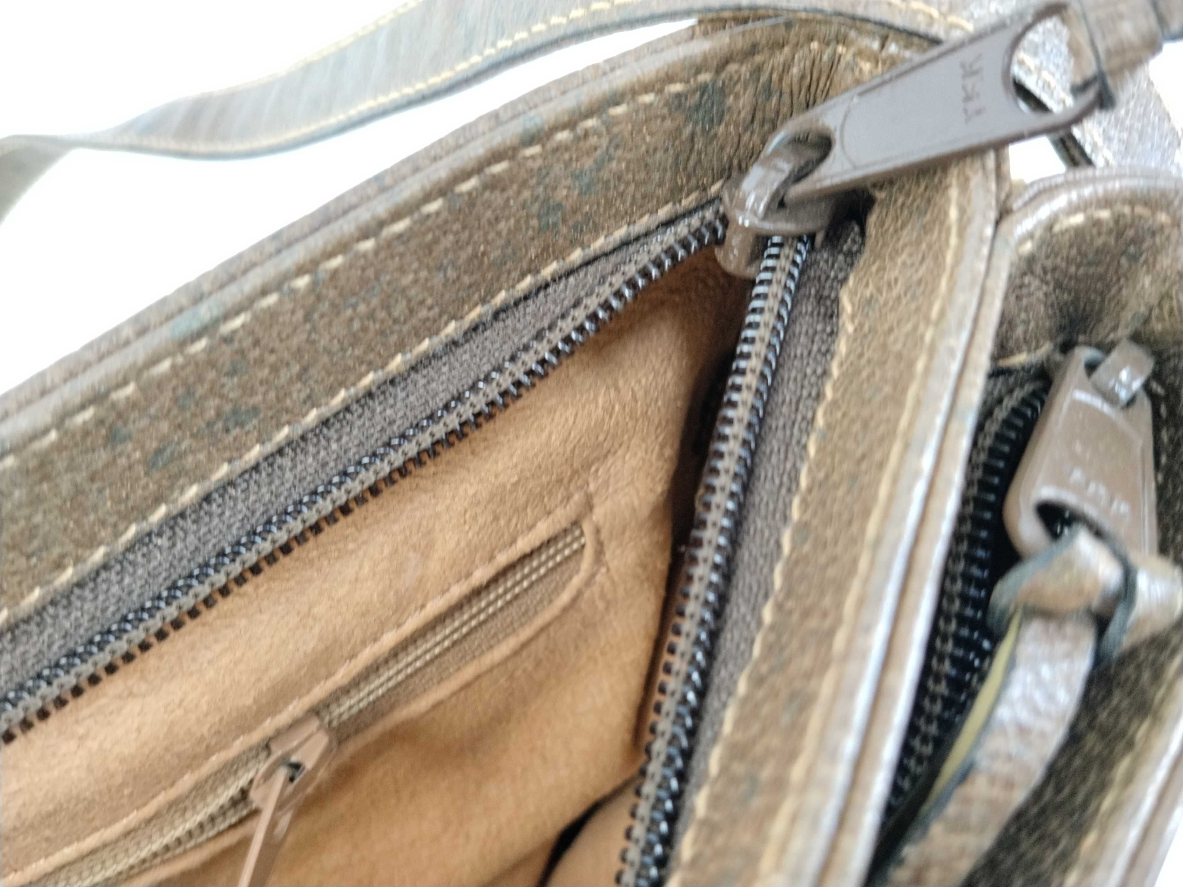 GG Supreme Shoulder Bag, Sherry Brown — view 10