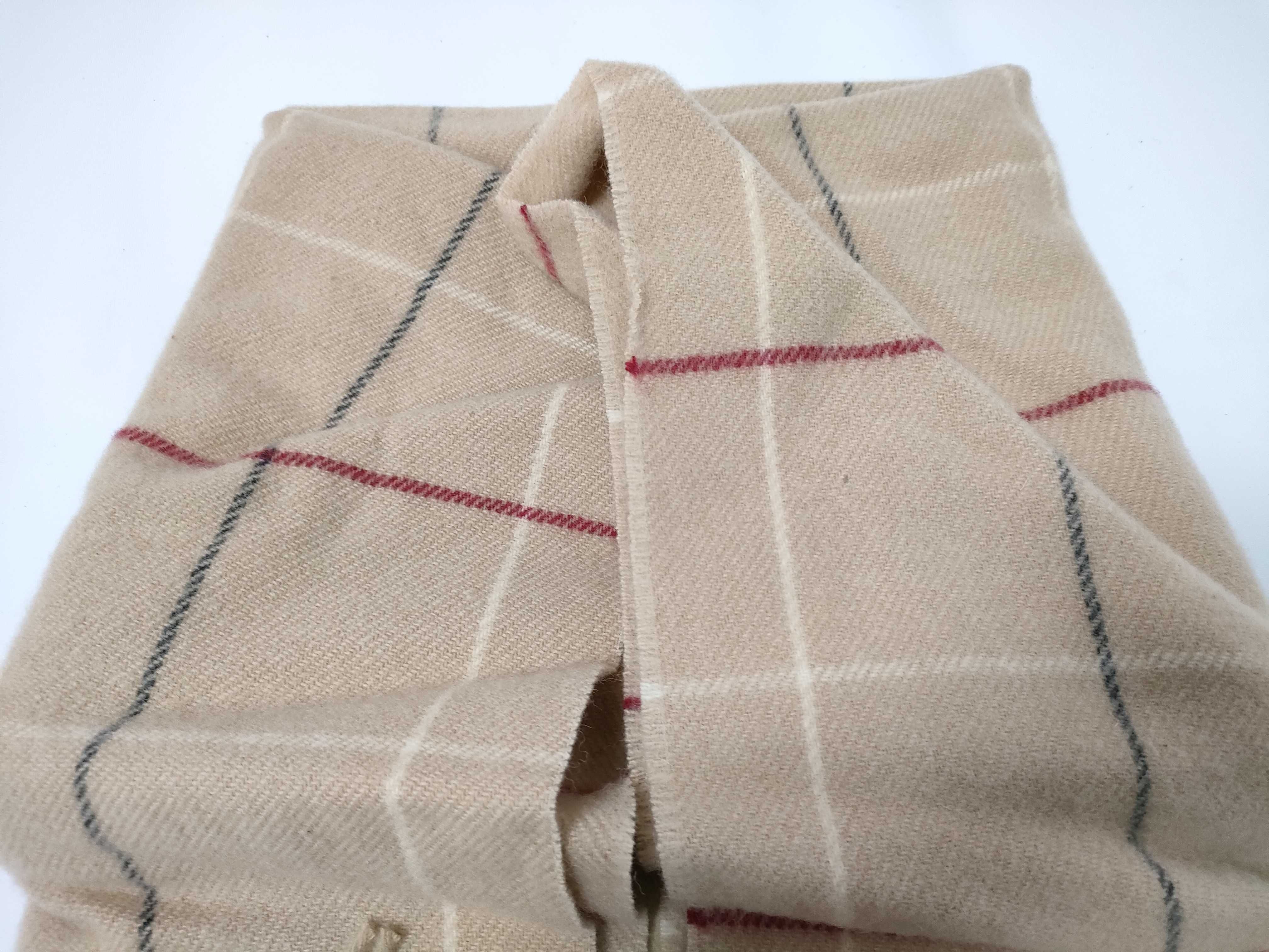 wool shawl/blanket, brown, unused, with box and other accessories. — view 8