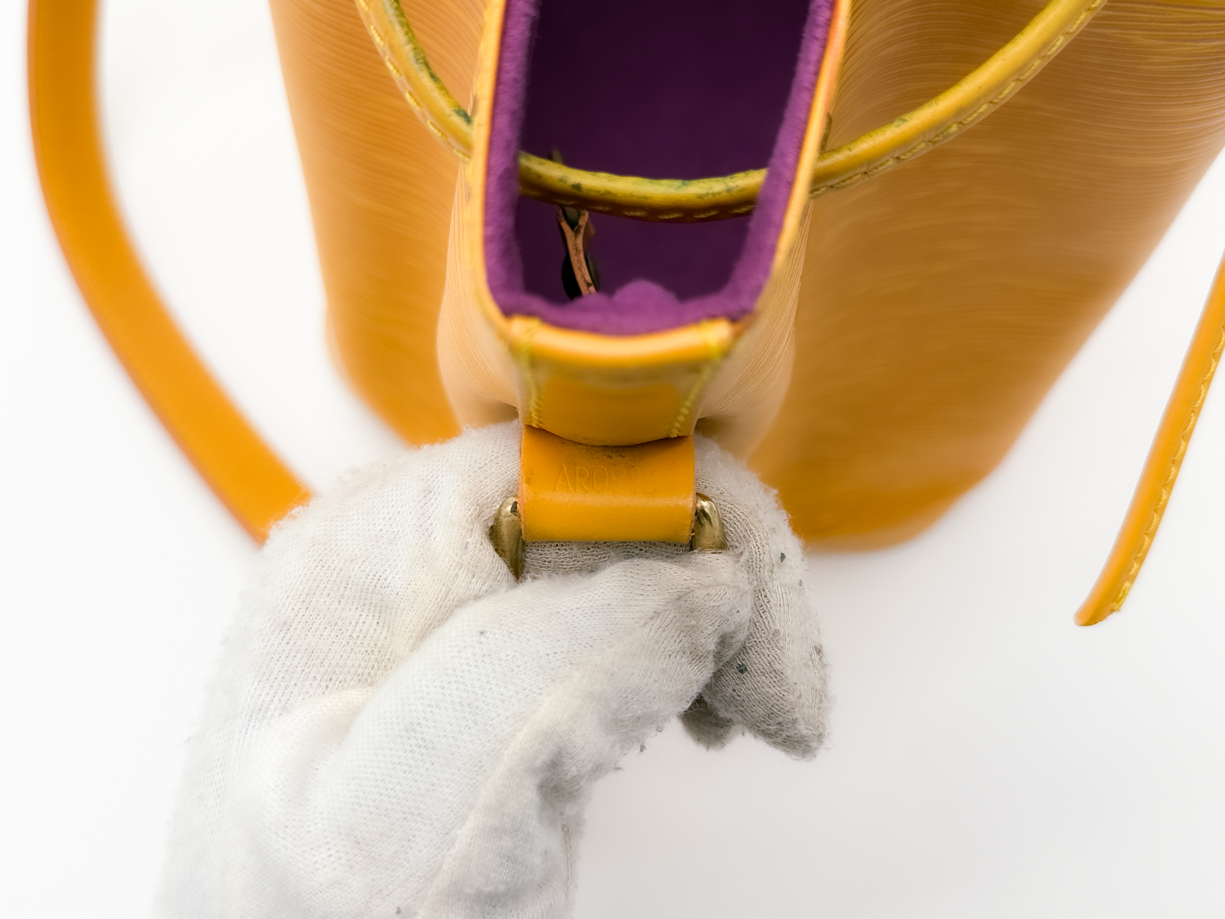 Epi M44109 Petit Noé Tassili Yellow AR0916 Shoulder Bag — view 12
