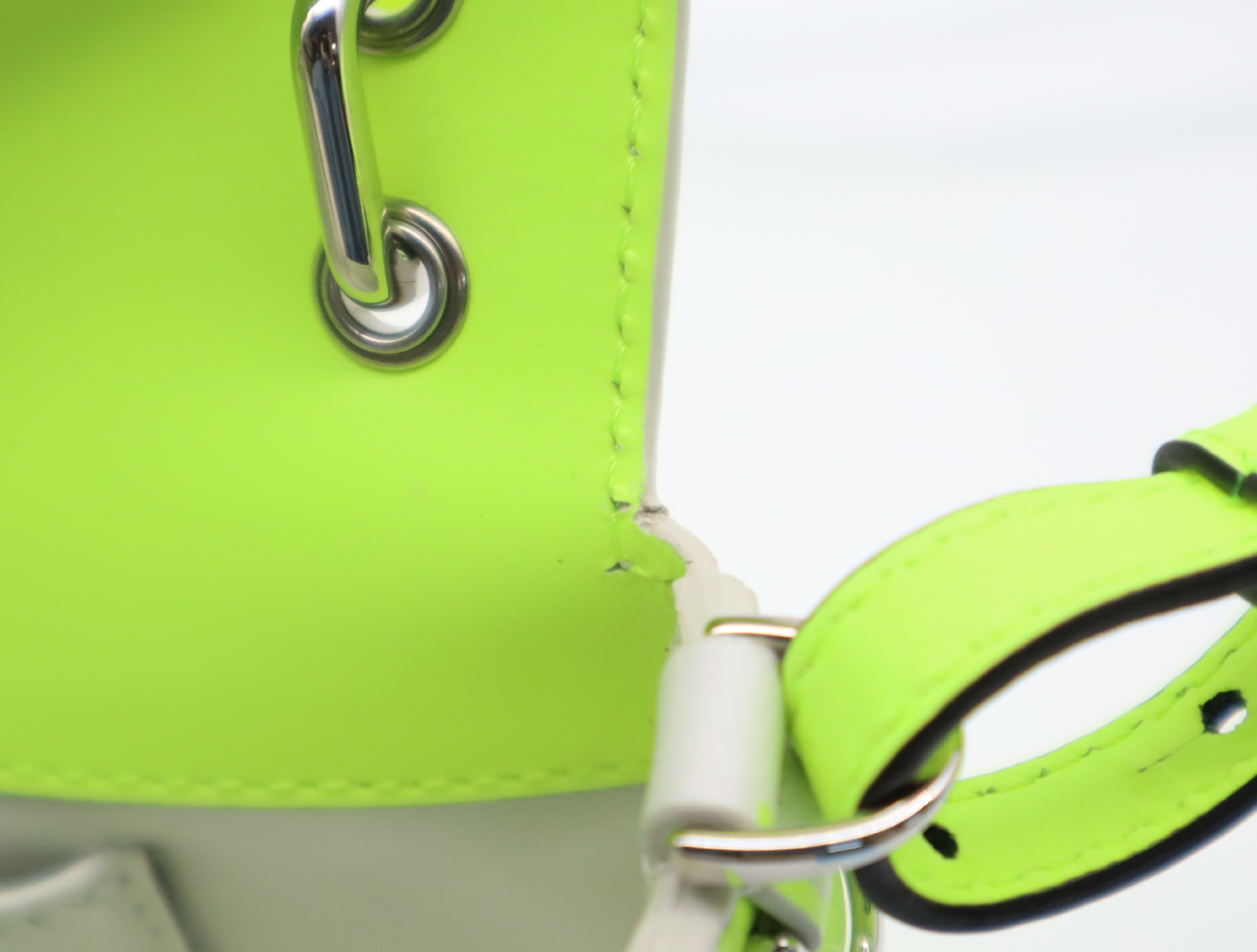x Marc Jacobs collaboration baguette phone pouch, yellow, silver hardware, with dust bag, shoulder bag. — view 14