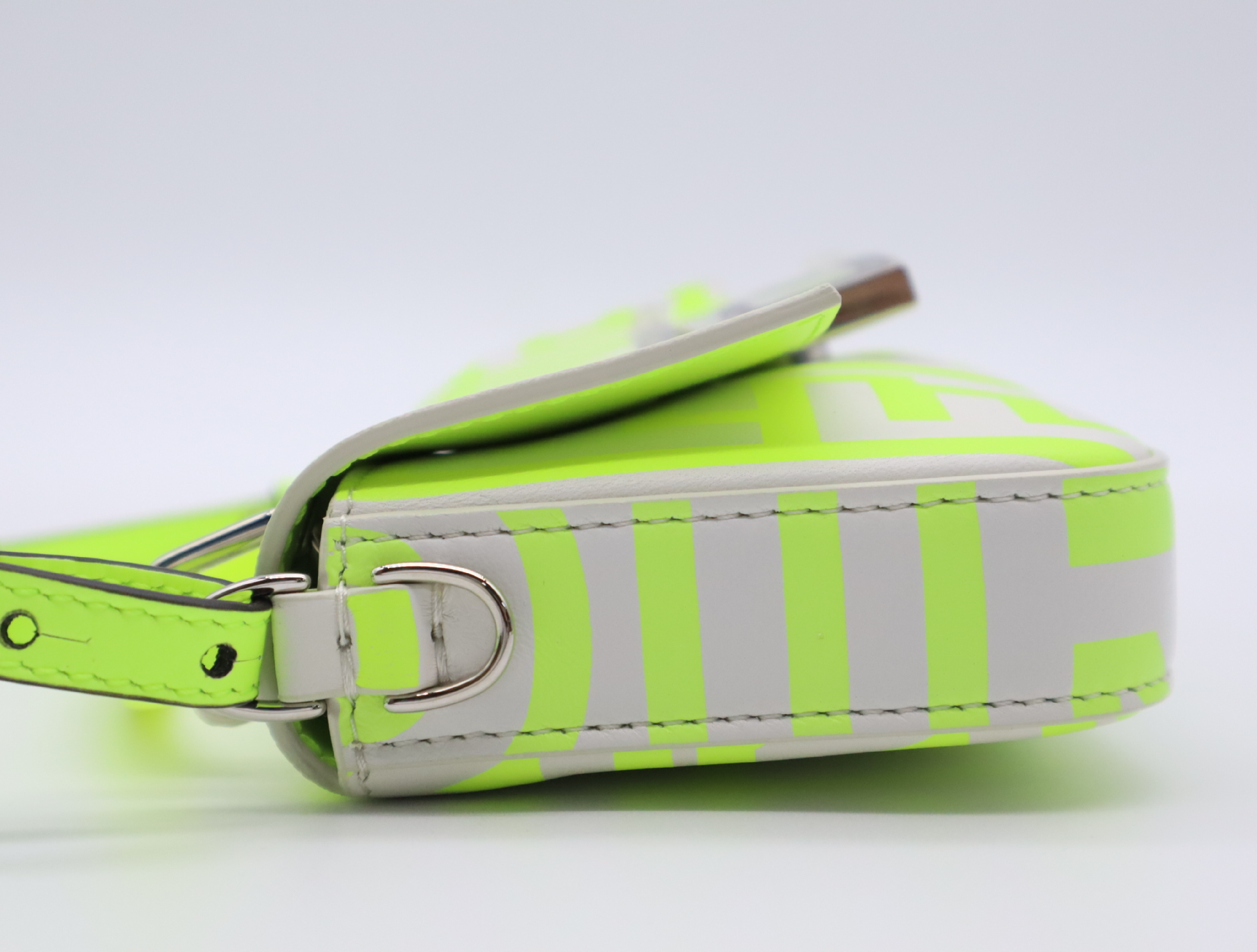 x Marc Jacobs collaboration baguette phone pouch, yellow, silver hardware, with dust bag, shoulder bag. — view 3