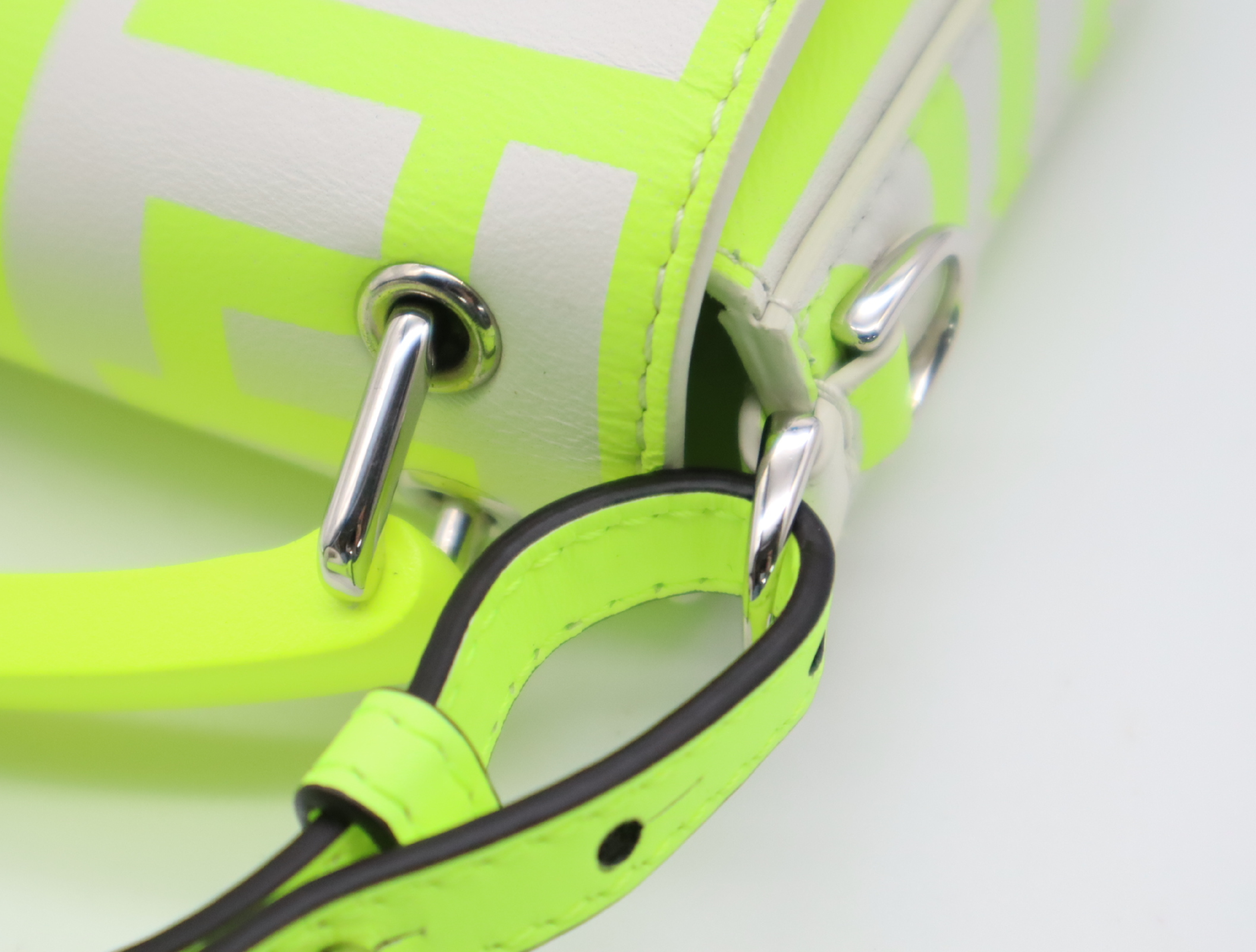 x Marc Jacobs collaboration baguette phone pouch, yellow, silver hardware, with dust bag, shoulder bag. — view 9