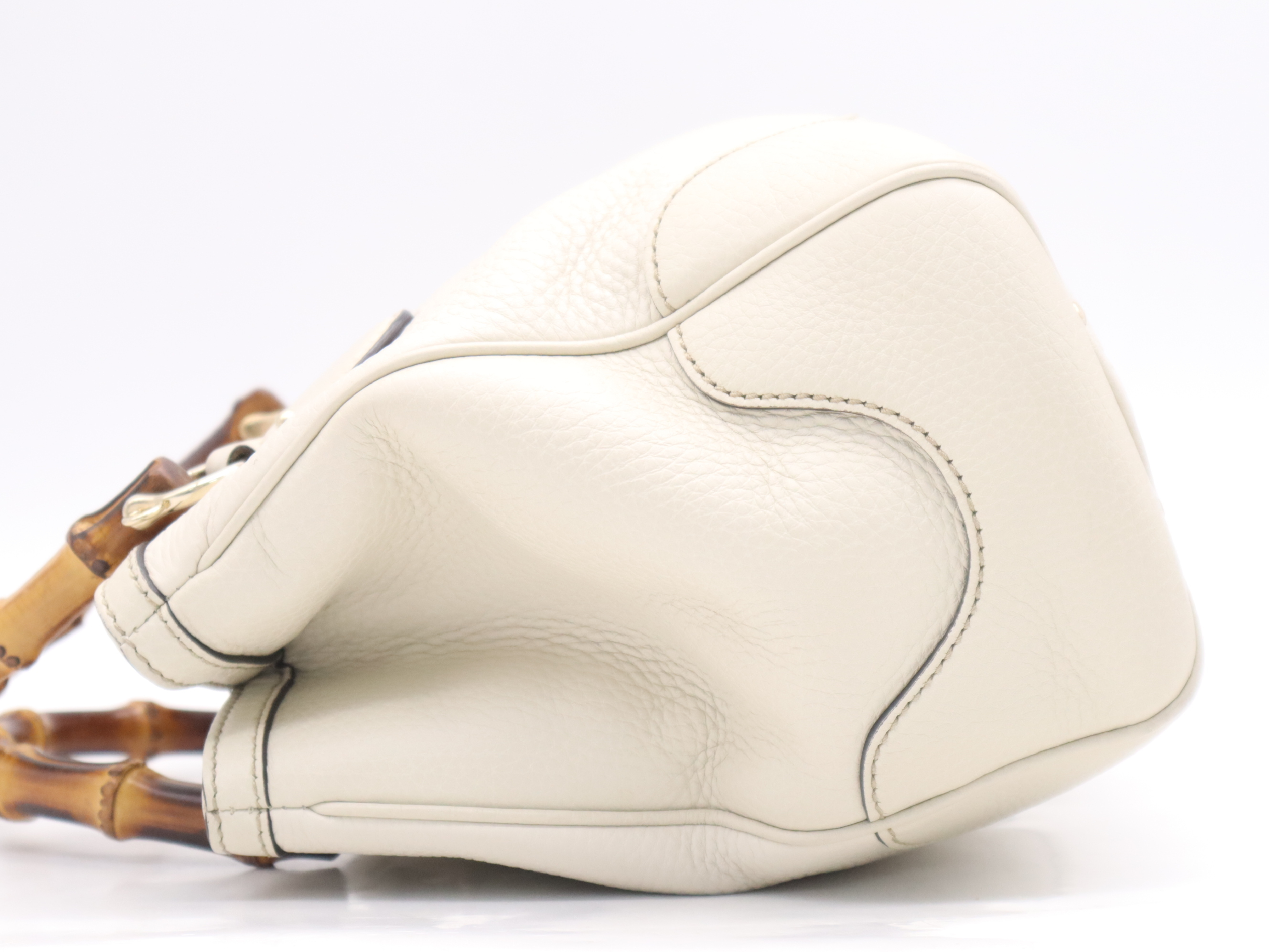 308360 Leather Bamboo Ivory Handbag — view 3