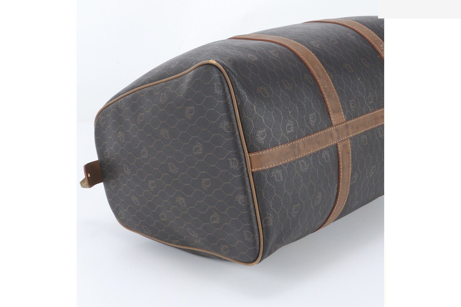 Honeycomb pattern leather Boston bag for business trips and travel. — view 5