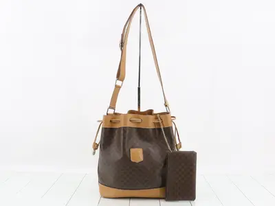 Drawstring shoulder bag