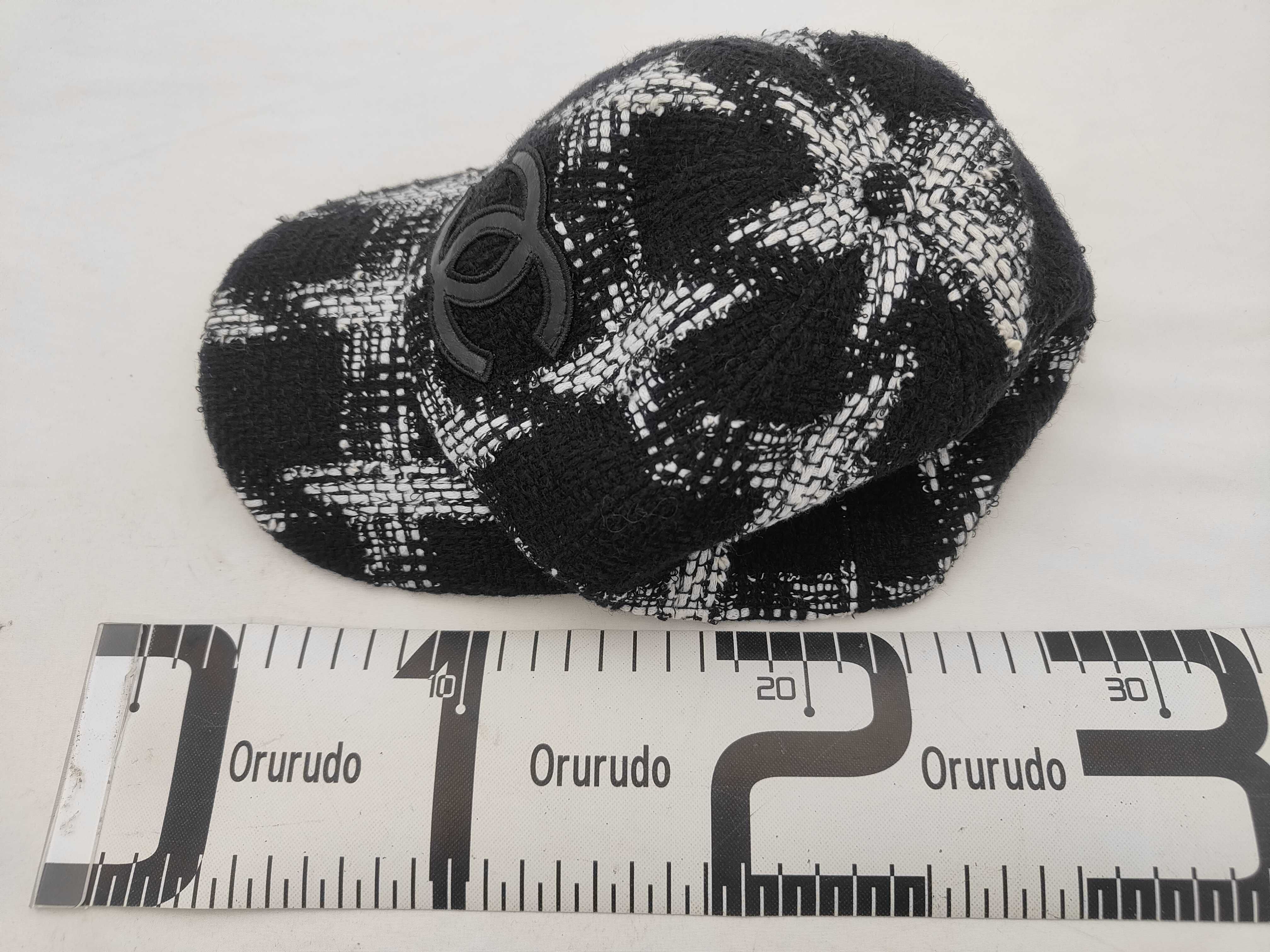 hat, size M, and other accessories. — view 2