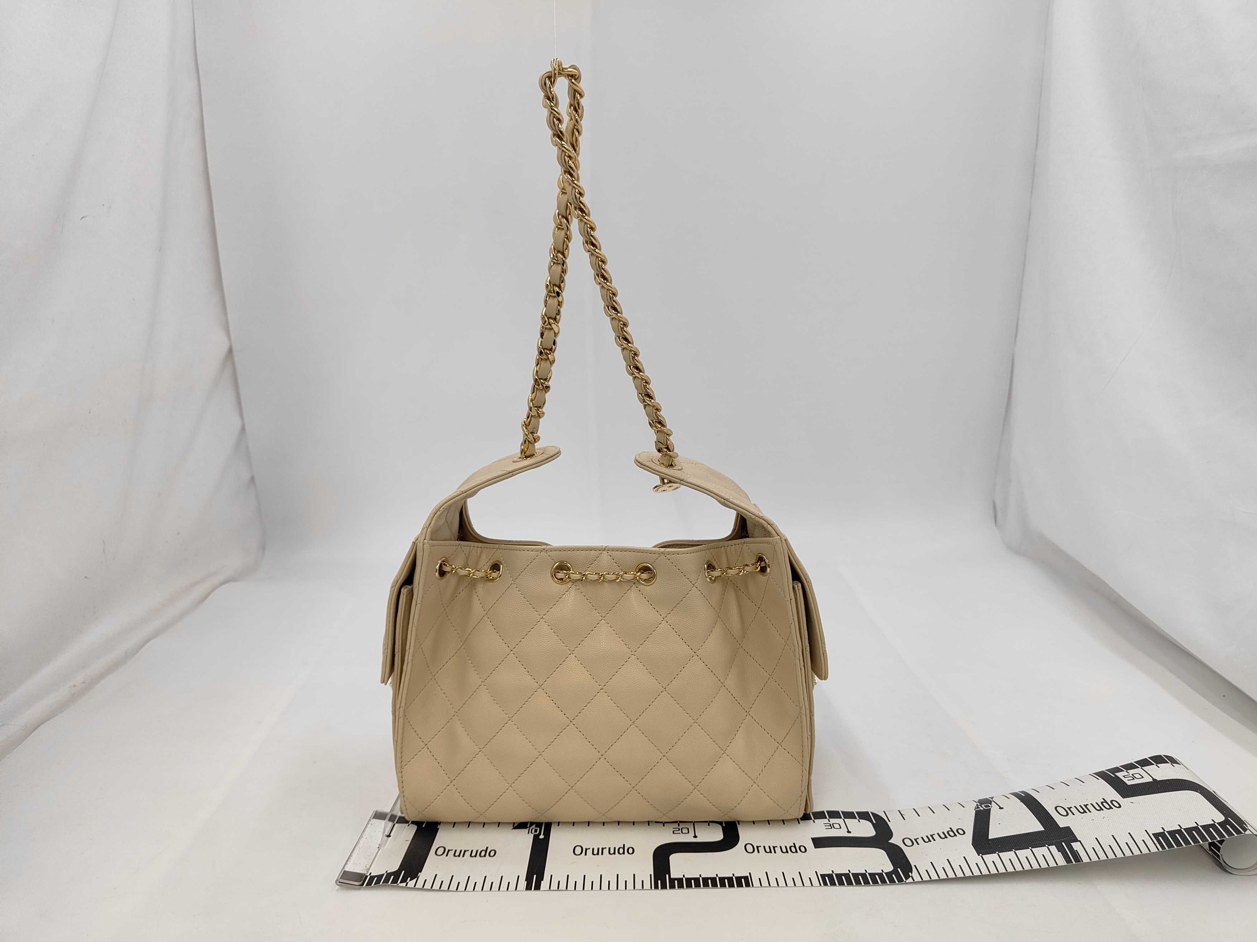 25 Small Caviar Skin Shoulder Bag with Random Plate Design. Accessories: Box, dust bag, purchase receipt. — view 2