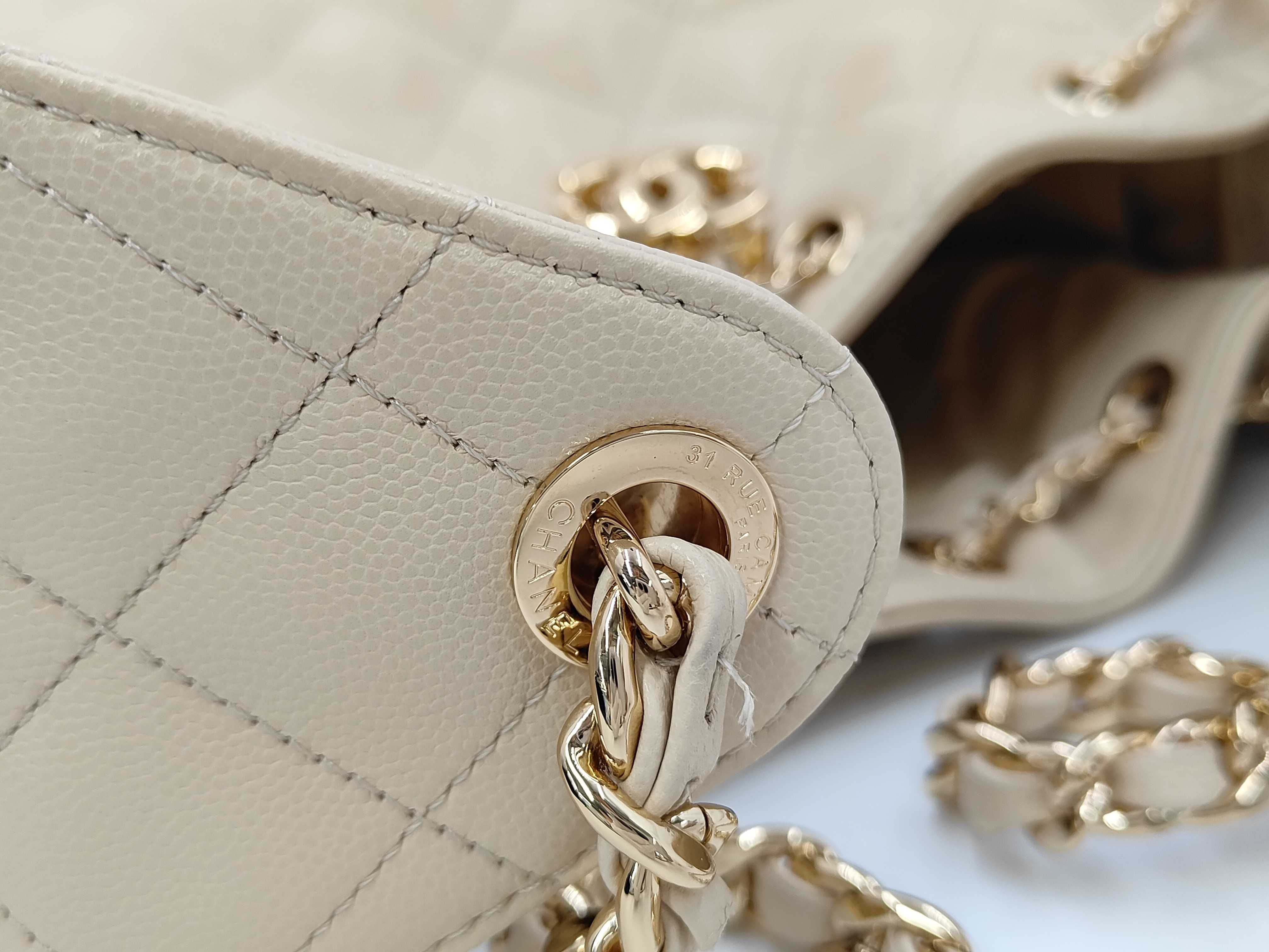 25 Small Caviar Skin Shoulder Bag with Random Plate Design. Accessories: Box, dust bag, purchase receipt. — view 7