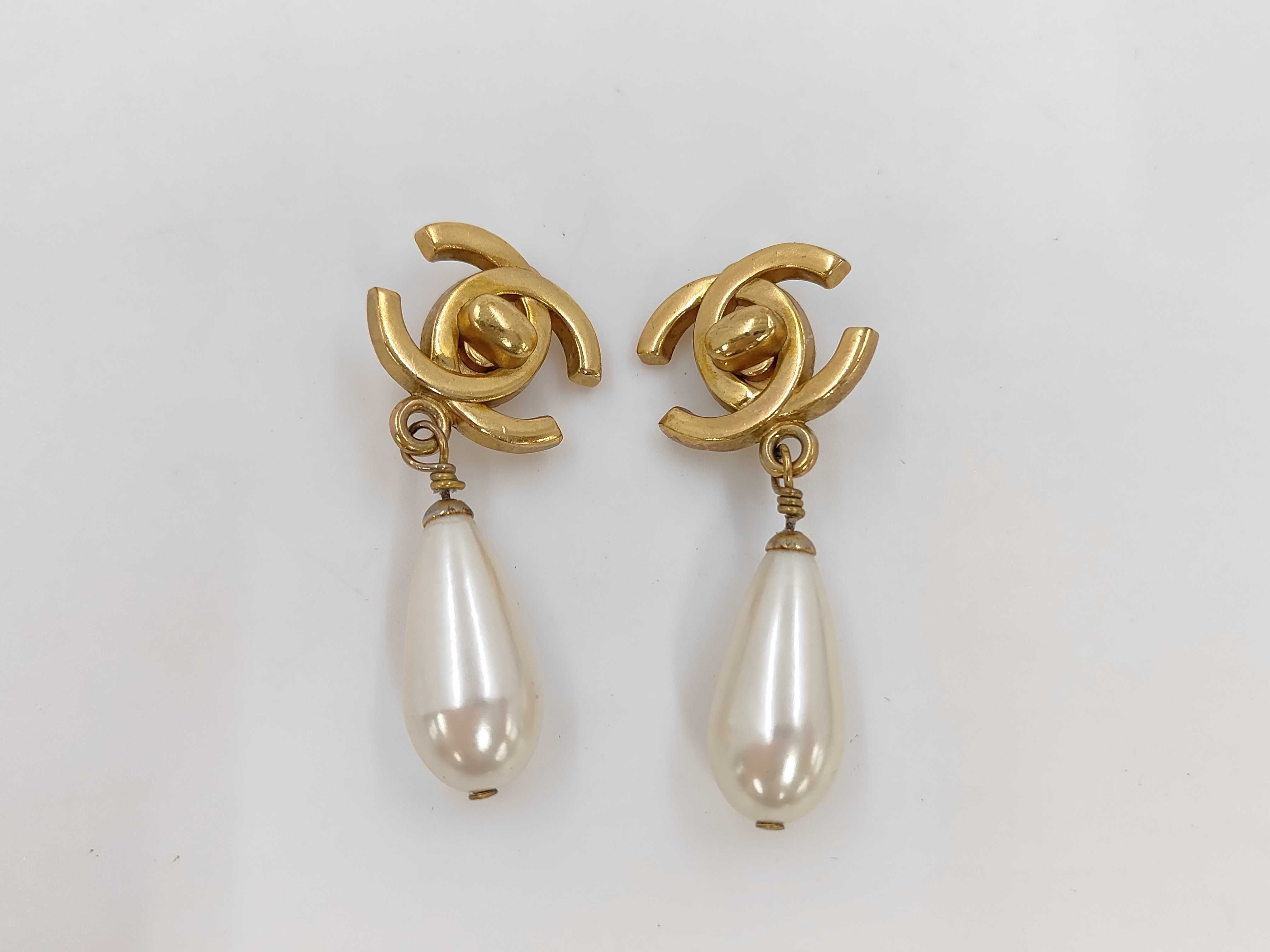 Coco Mark Turnlock Earrings