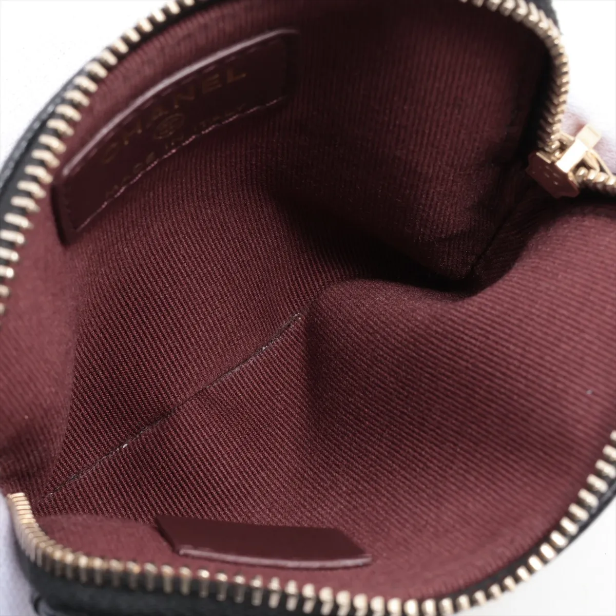 Matelasse caviar skin fragment case black gold hardware CAGT2X6K — view 3