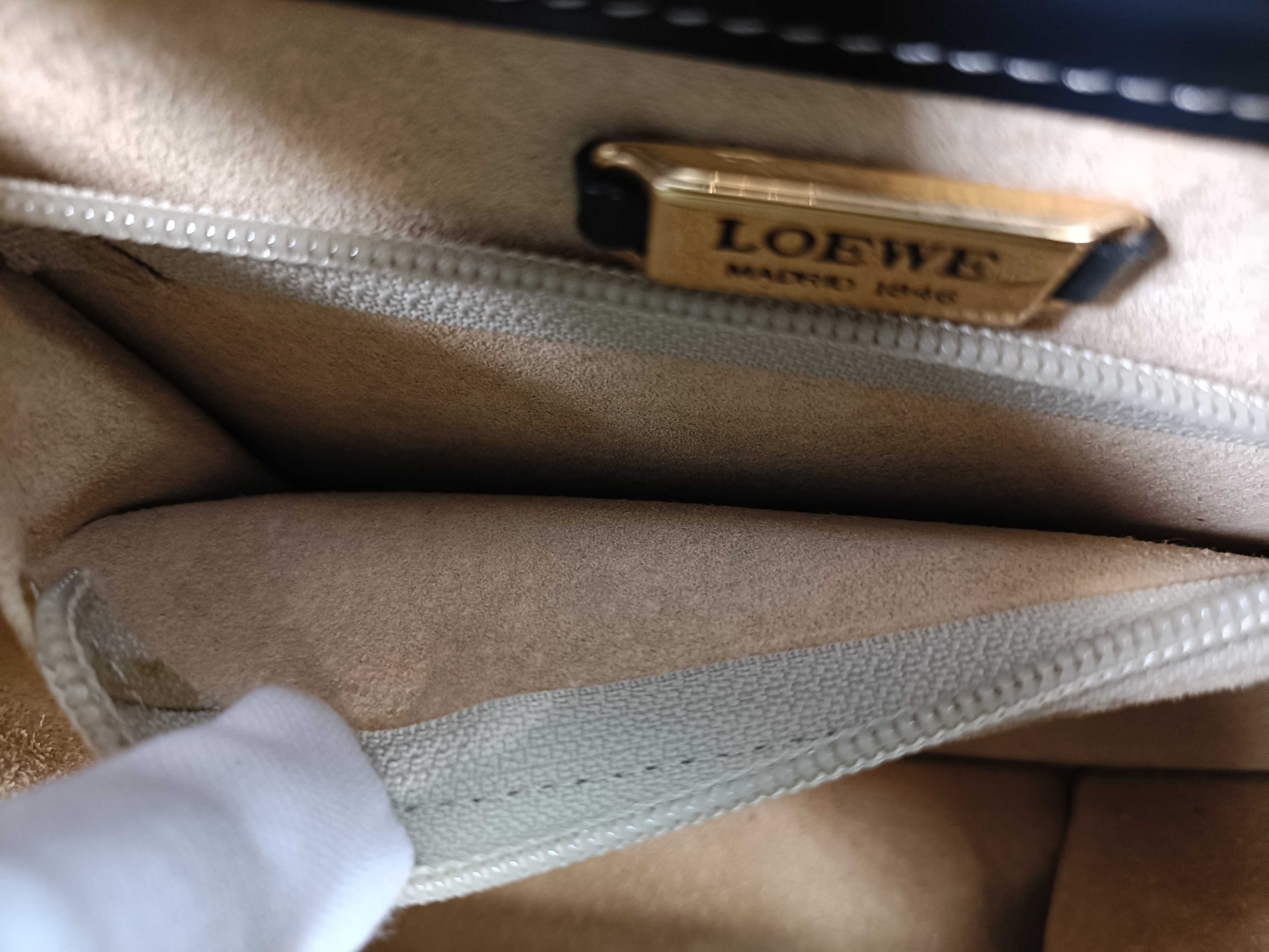 logo engraved shoulder bag — view 13