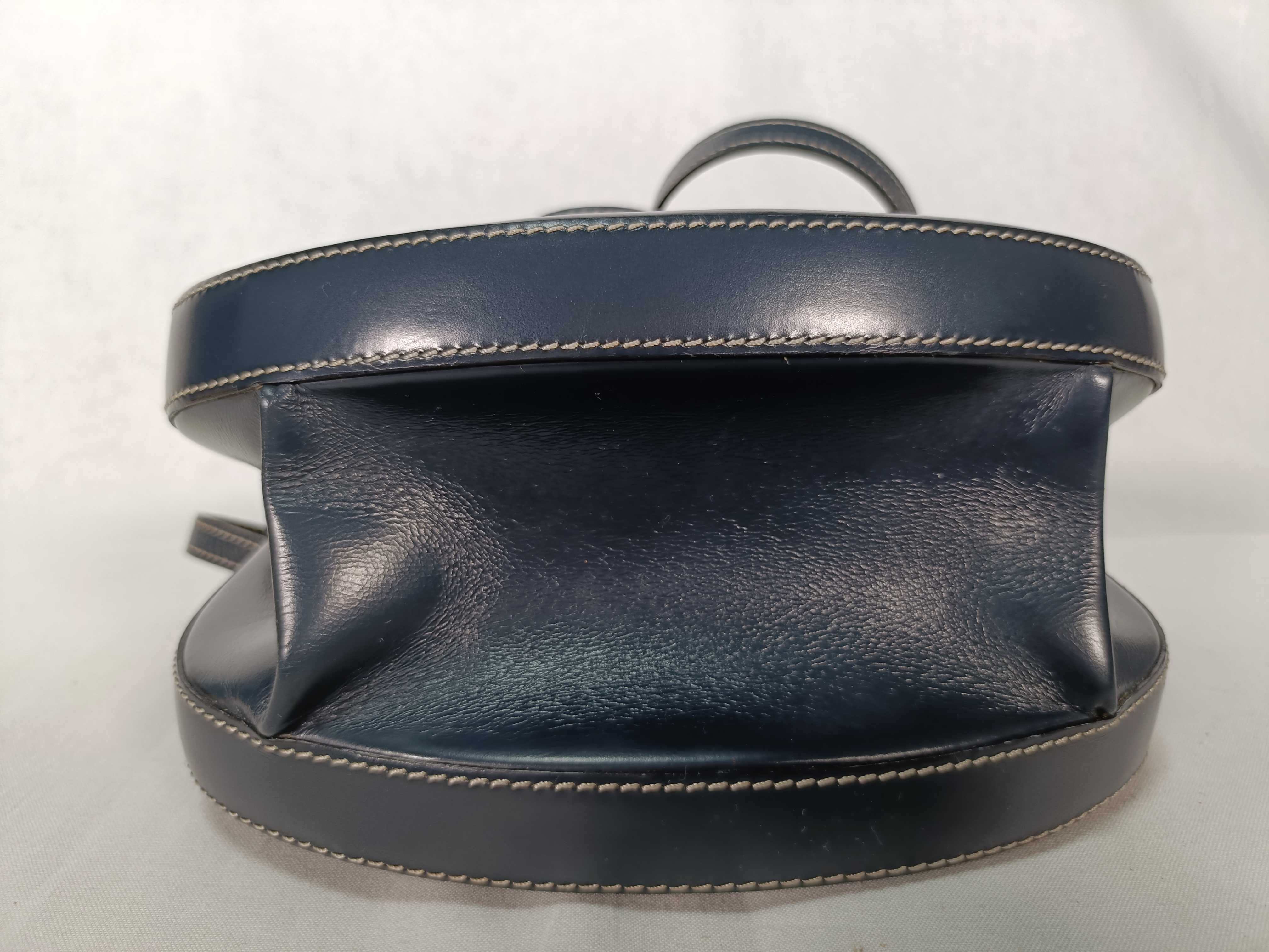 logo engraved shoulder bag — view 3