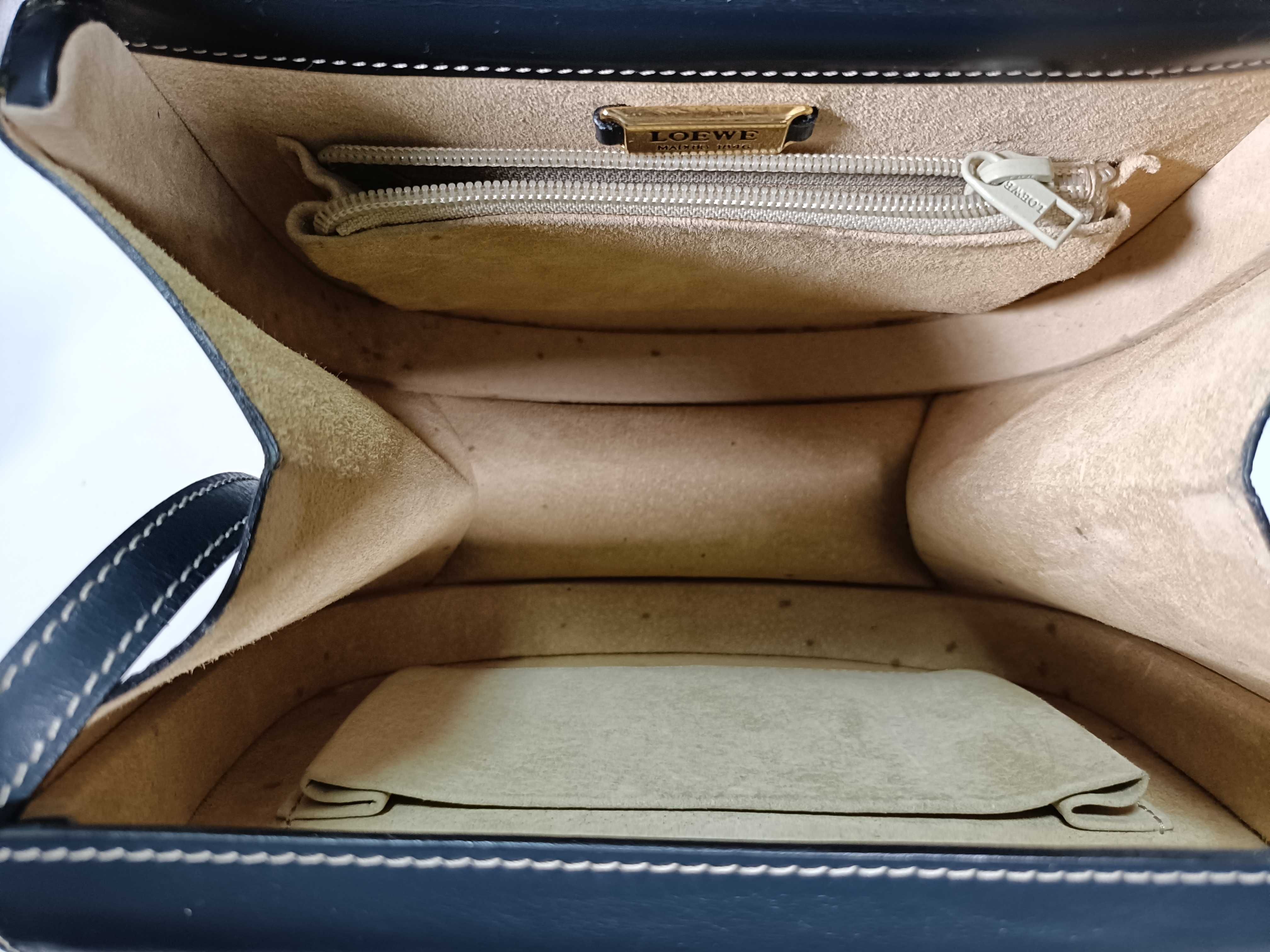 logo engraved shoulder bag — view 9
