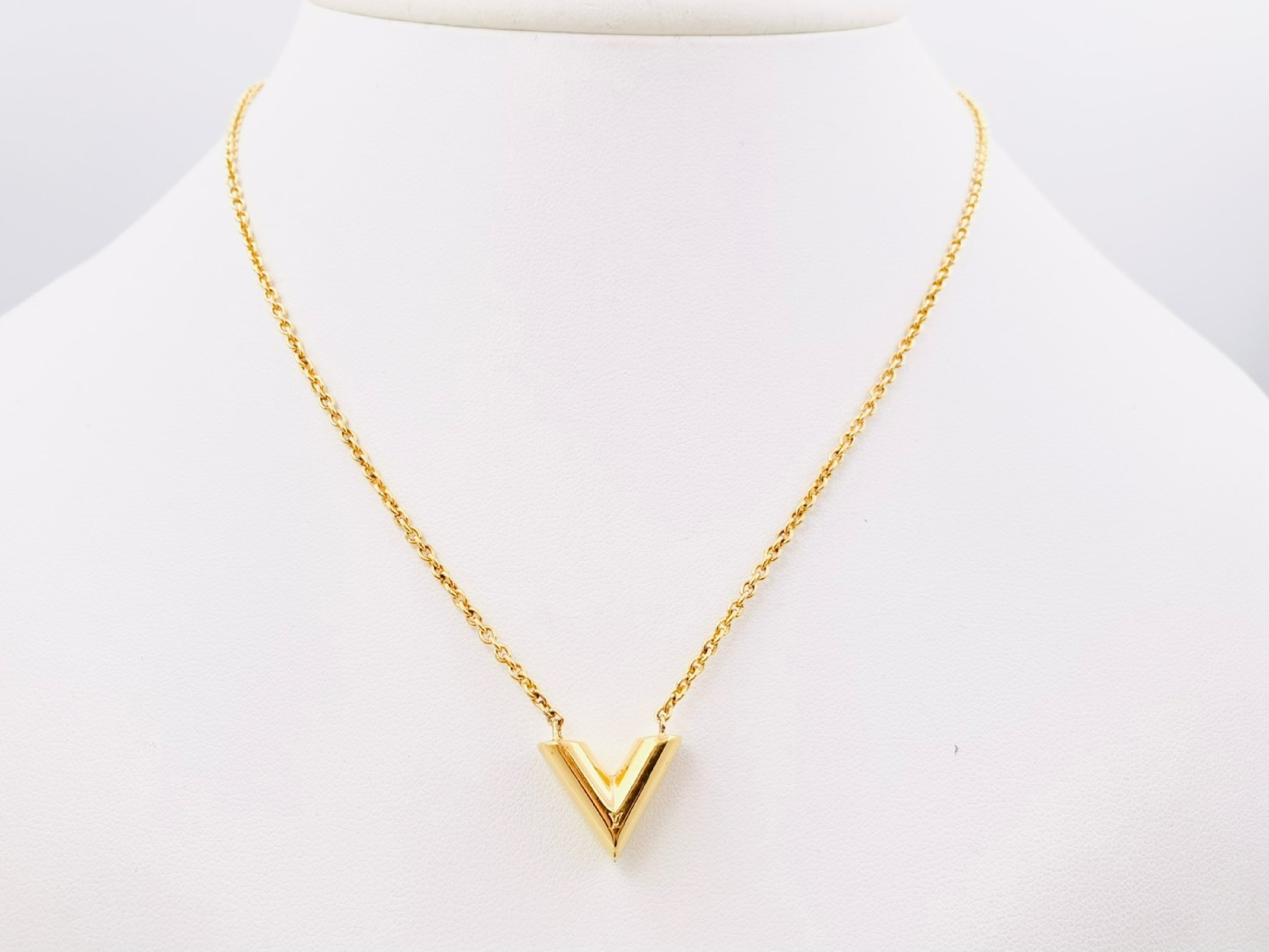 M61083 Essential V Gold OB0221 Necklace — view 2