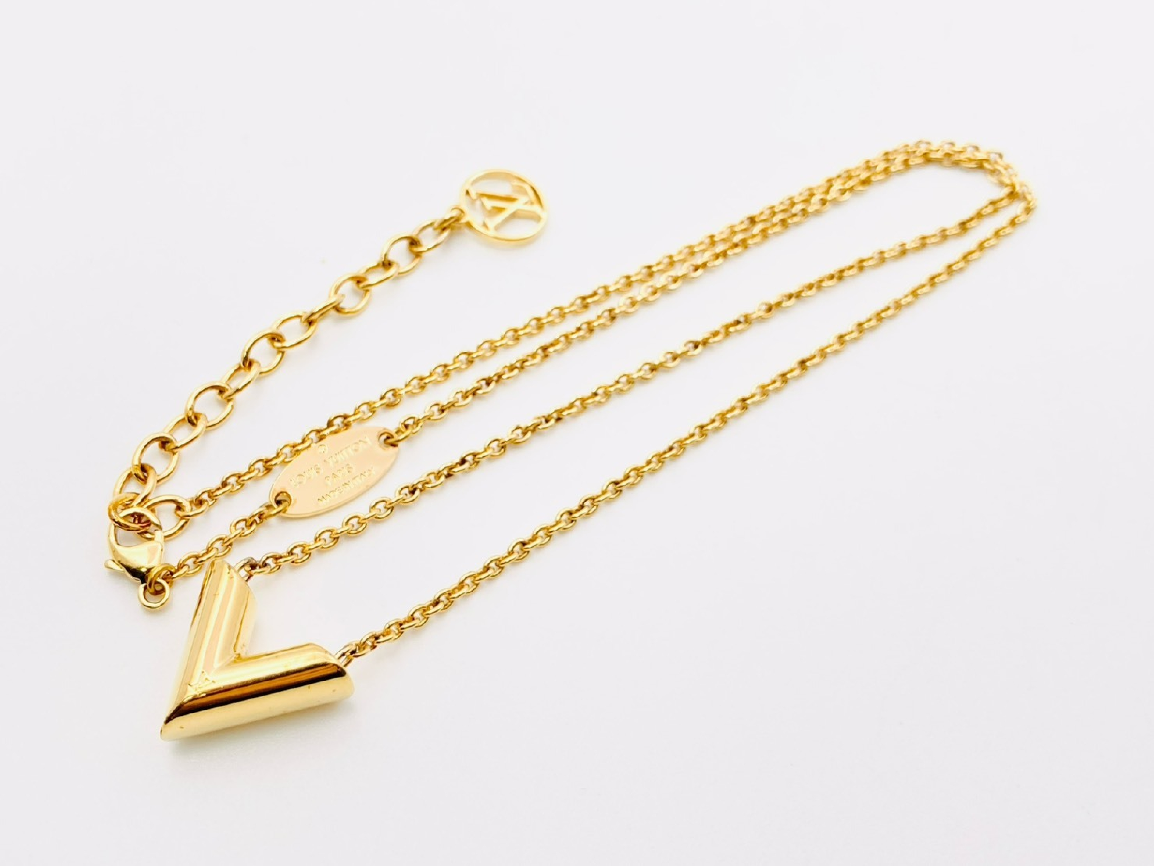 M61083 Essential V Gold OB0221 Necklace — view 3
