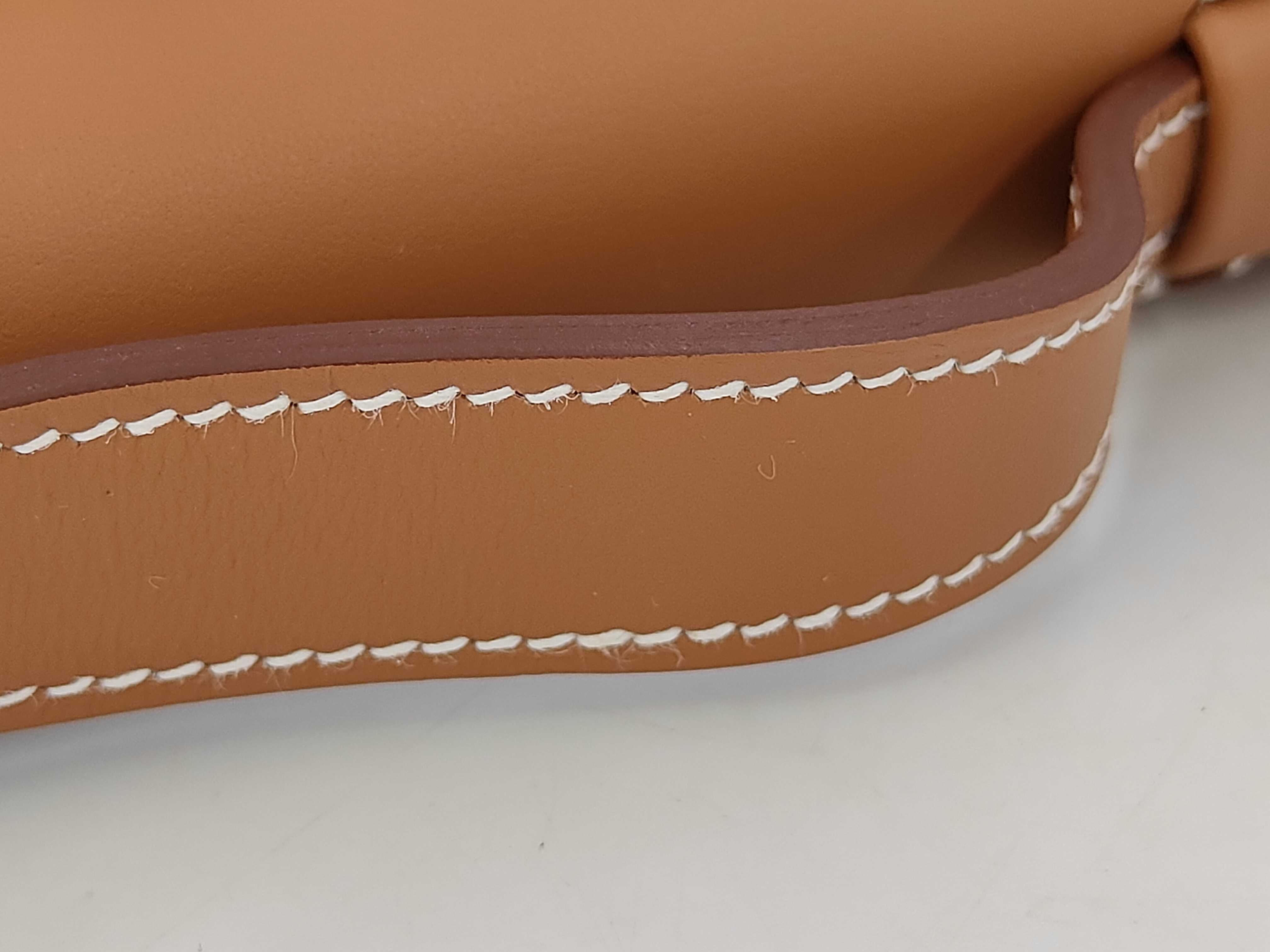 Pochette Kelly Gold Swift Leather Silver Hardware K Stamp Handbag — view 5