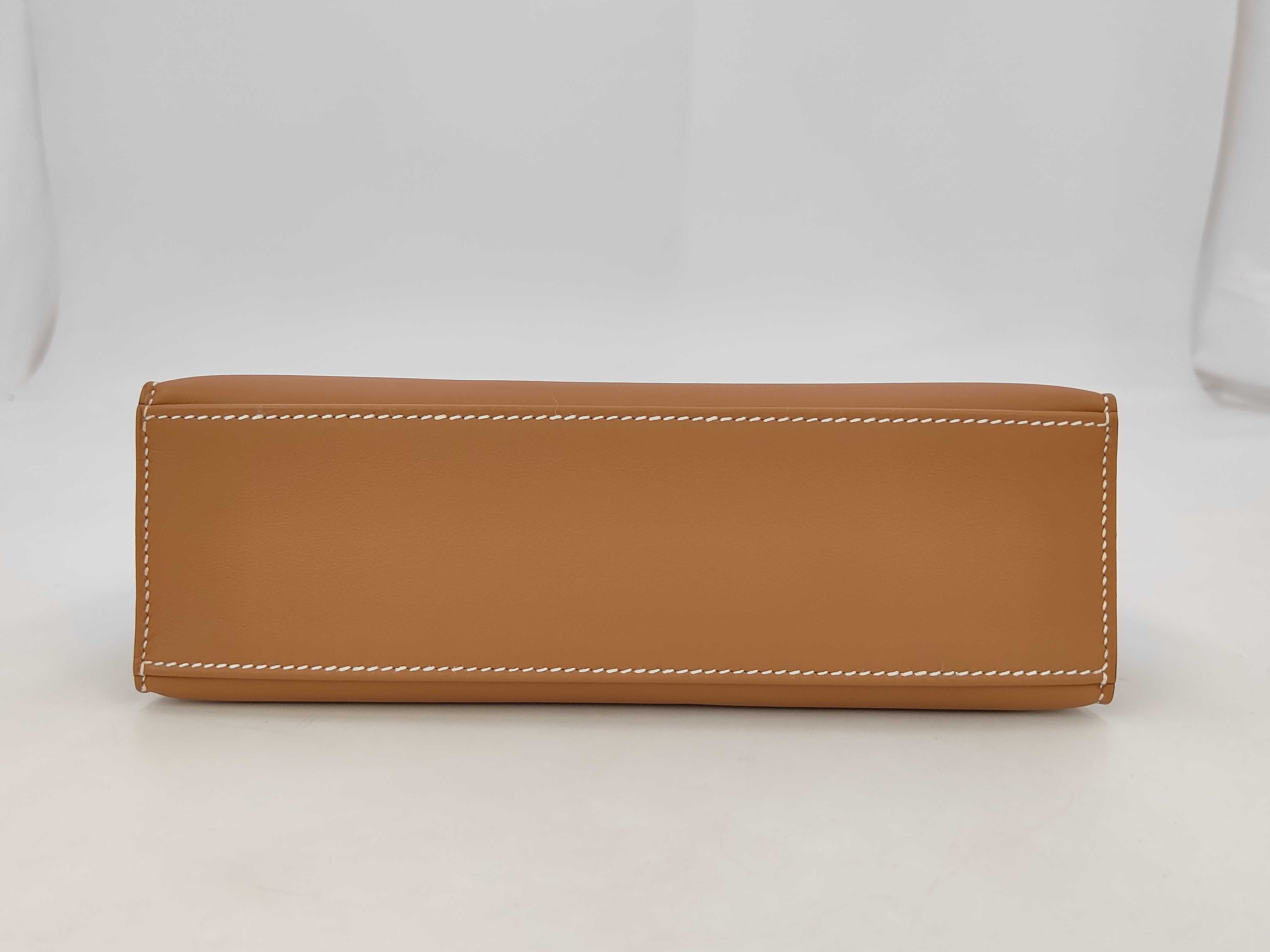 Pochette Kelly Gold Swift Leather Silver Hardware K Stamp Handbag — view 10