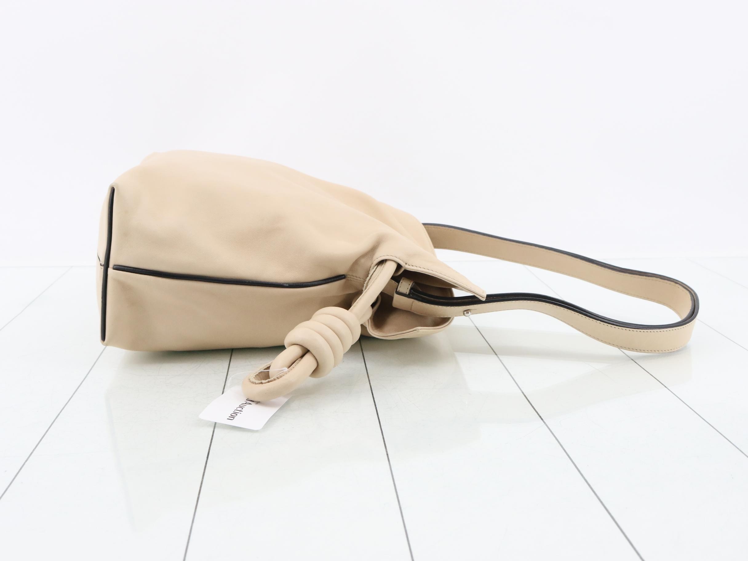 handbag — view 3