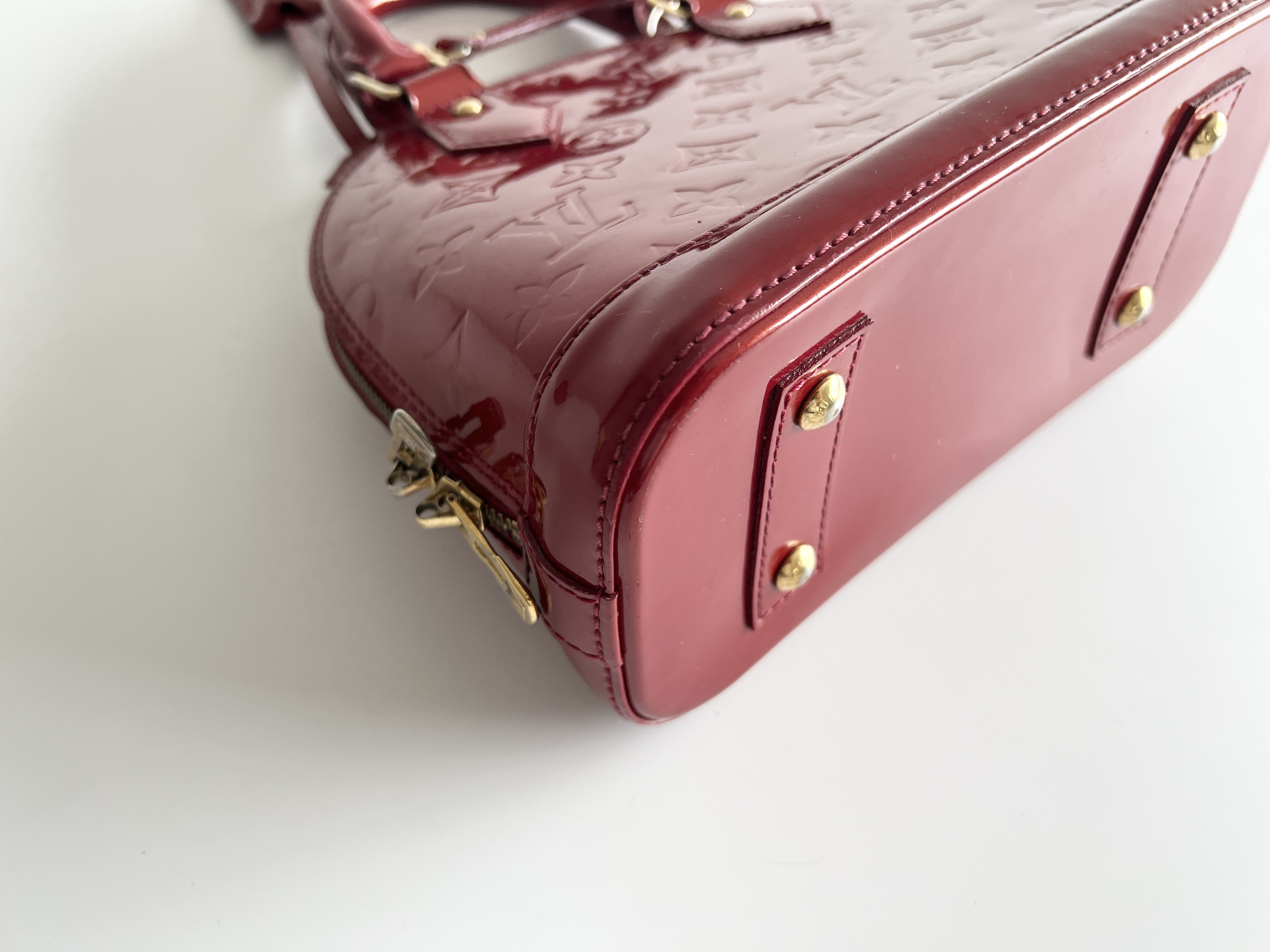 Monogram Vernis Alma BB Pomme d'Amour Enamel Patent Leather 2-way Shoulder Bag/Handbag — view 11