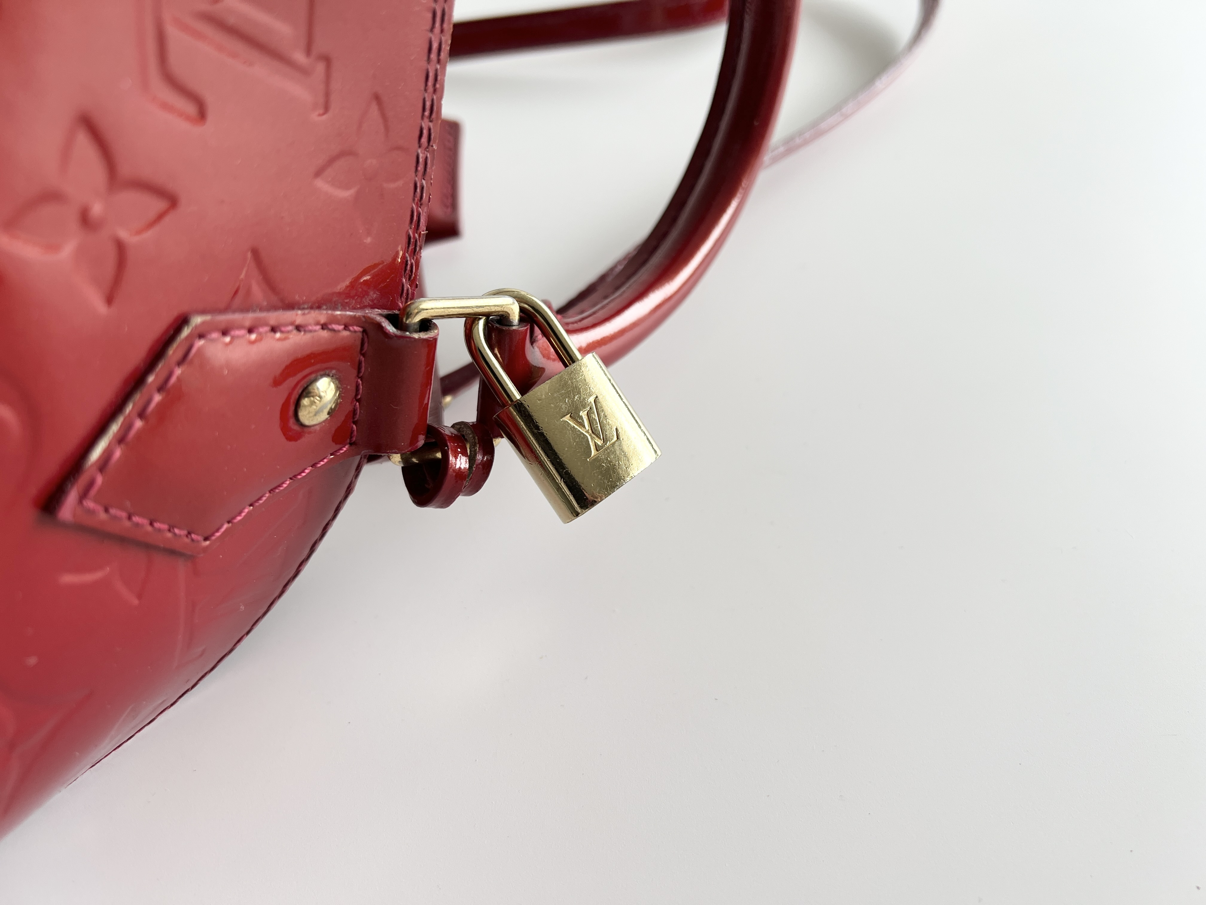 Monogram Vernis Alma BB Pomme d'Amour Enamel Patent Leather 2-way Shoulder Bag/Handbag — view 15