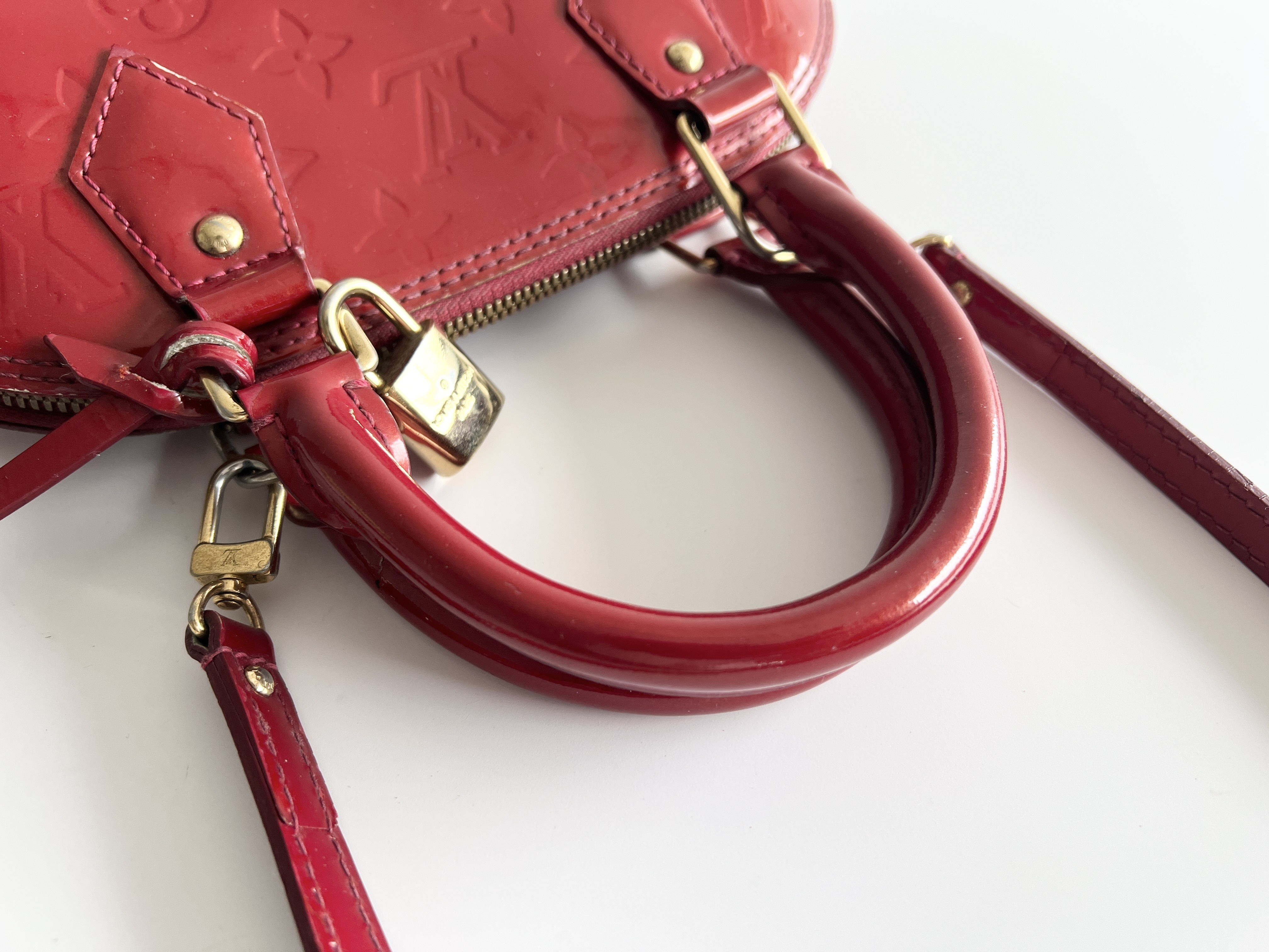 Monogram Vernis Alma BB Pomme d'Amour Enamel Patent Leather 2-way Shoulder Bag/Handbag — view 4