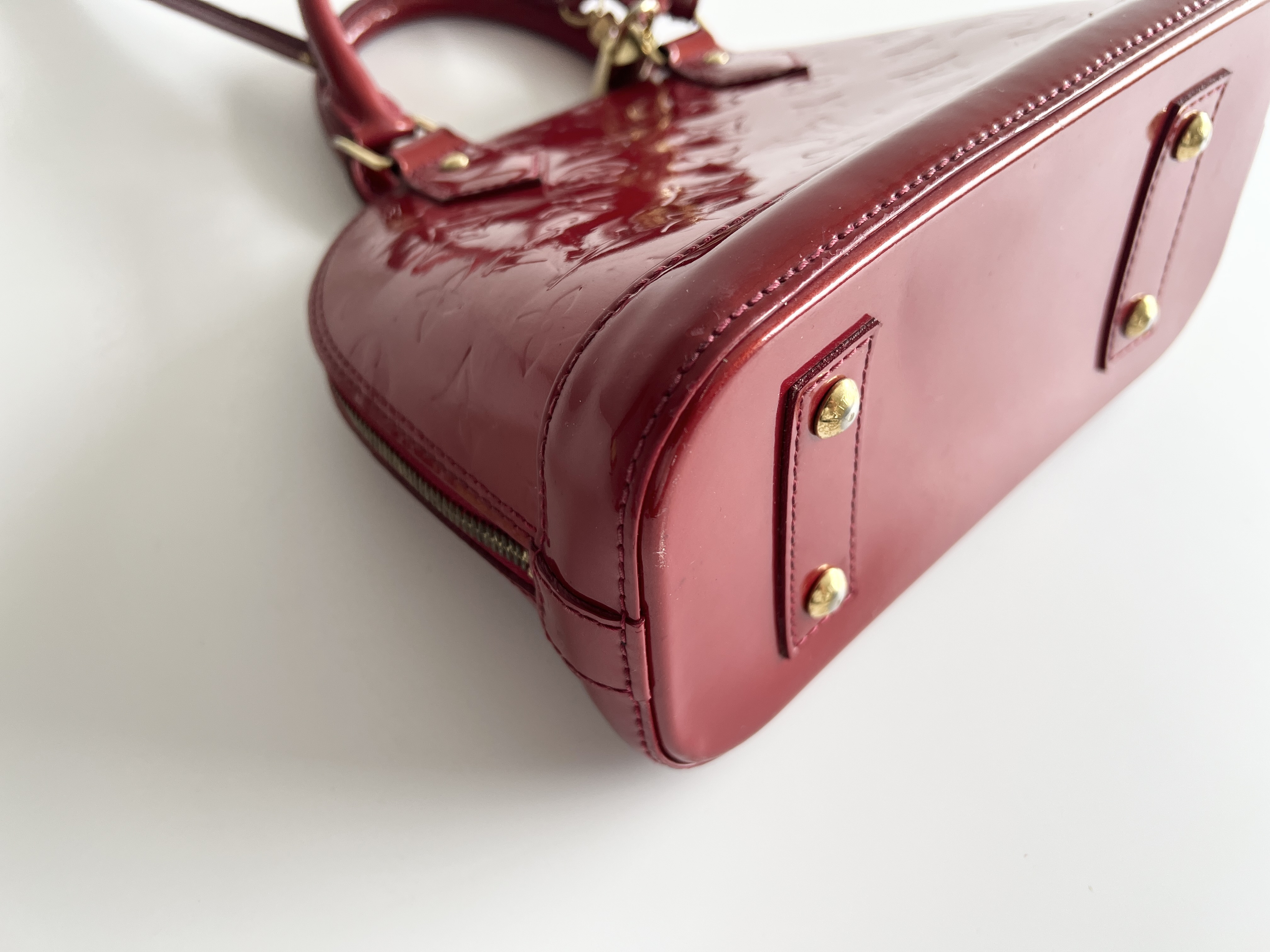 Monogram Vernis Alma BB Pomme d'Amour Enamel Patent Leather 2-way Shoulder Bag/Handbag — view 9