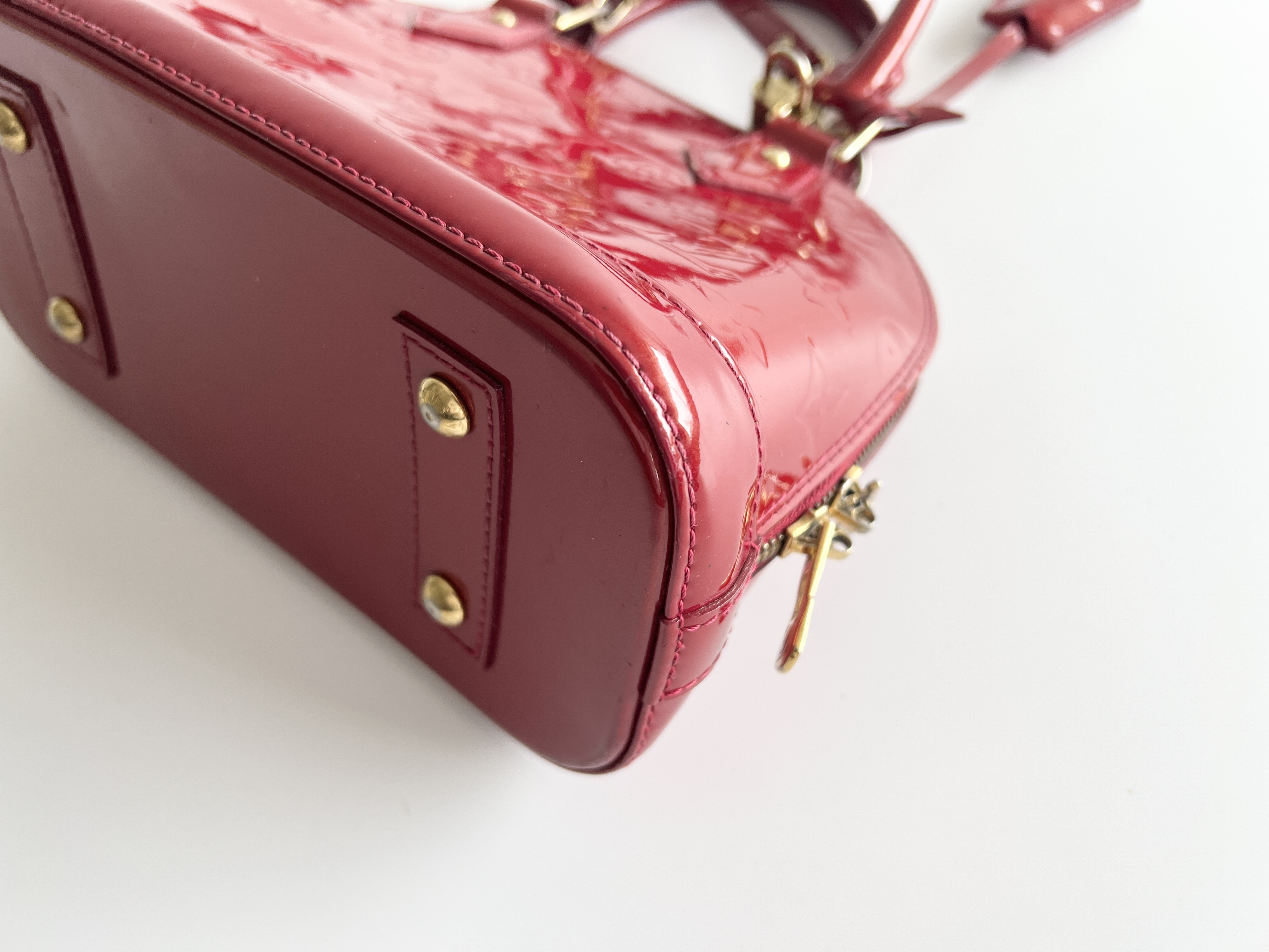 Monogram Vernis Alma BB Pomme d'Amour Enamel Patent Leather 2-way Shoulder Bag/Handbag — view 10