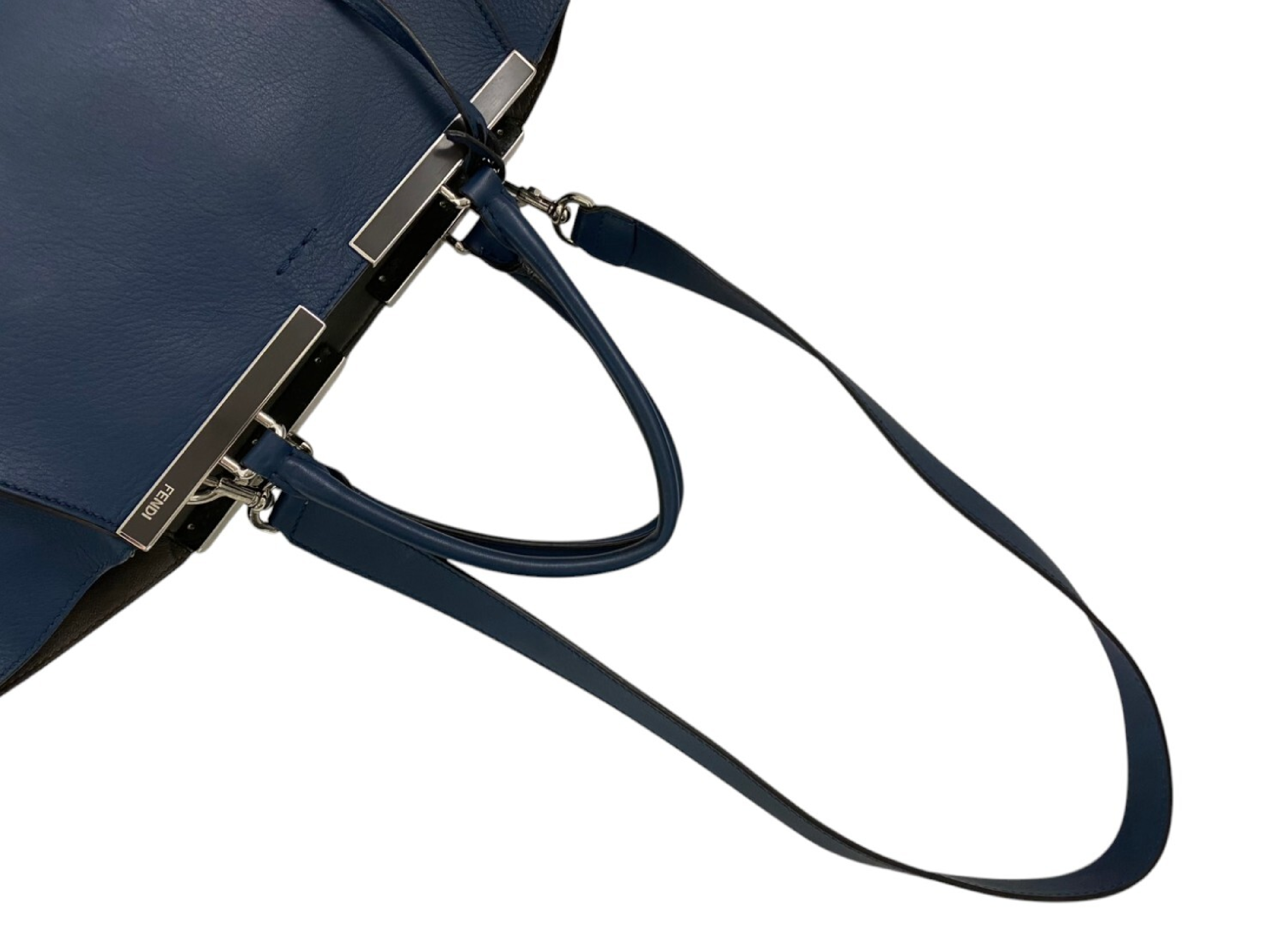 Trois Jours 2-way Shoulder Bag — view 7