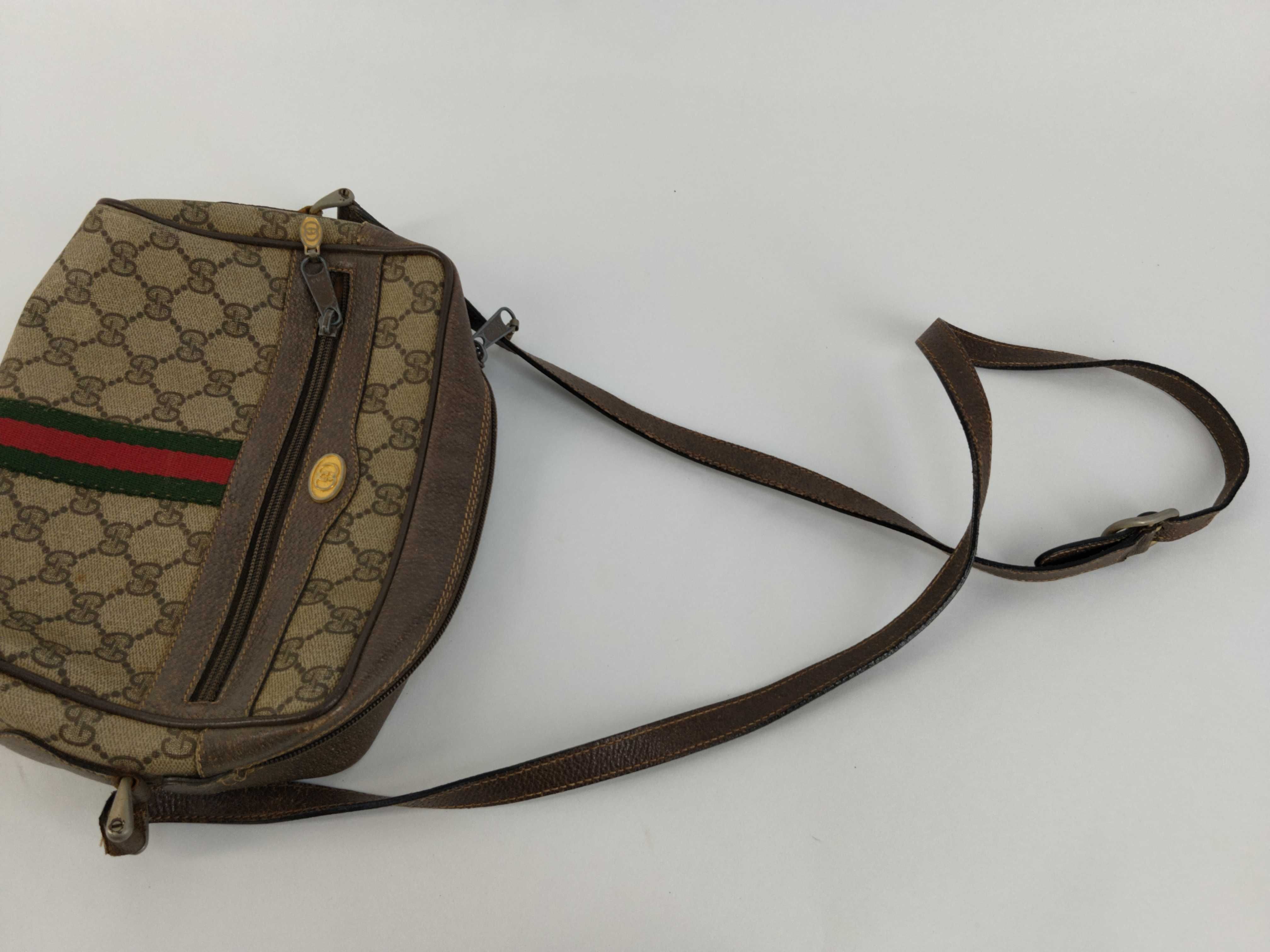 GG Supreme 32.02.004 Shoulder Bag — view 3
