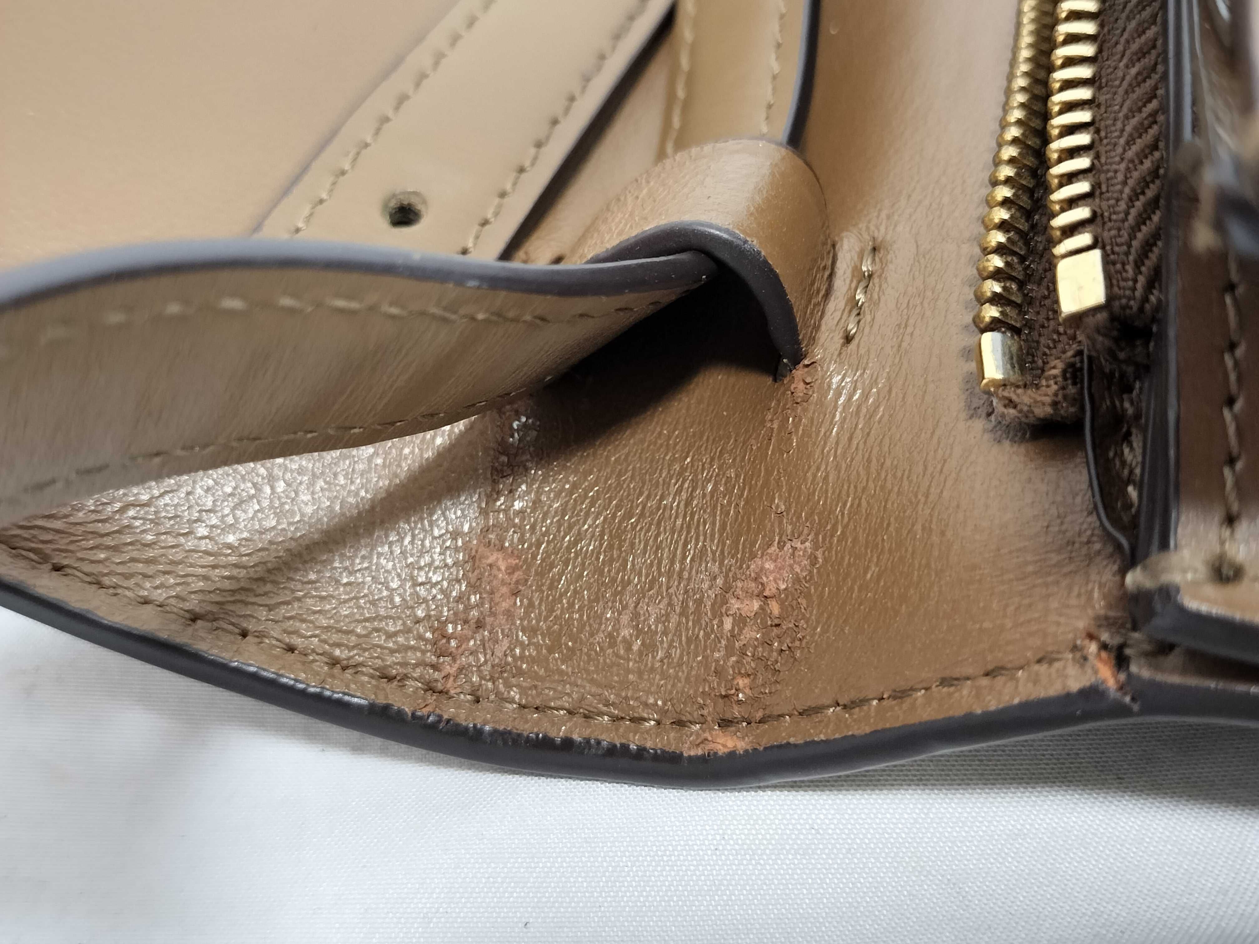 ID - Classic Box Medium Cowhide Shoulder Bag Brown — view 13