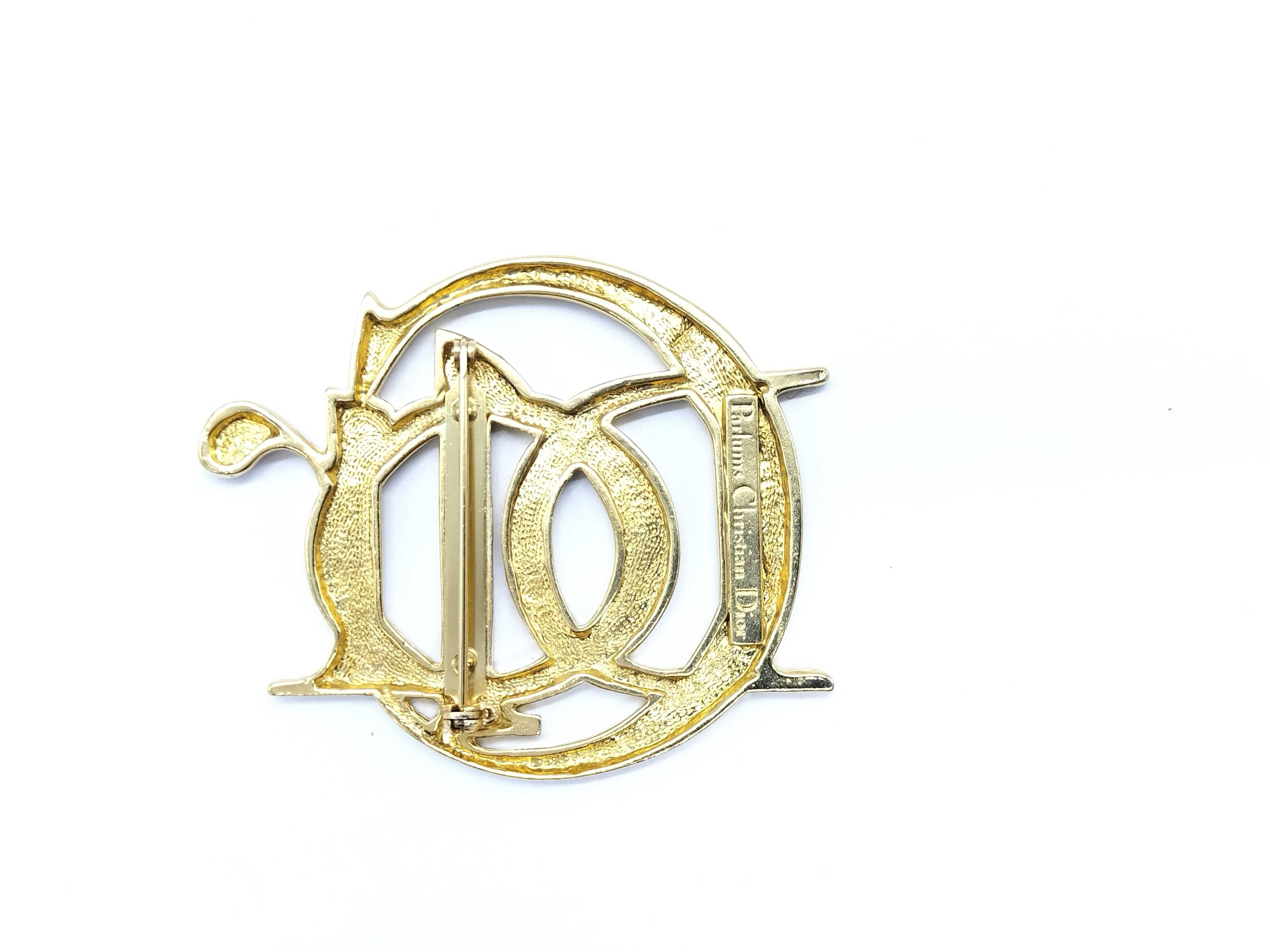 logo brooch — view 3