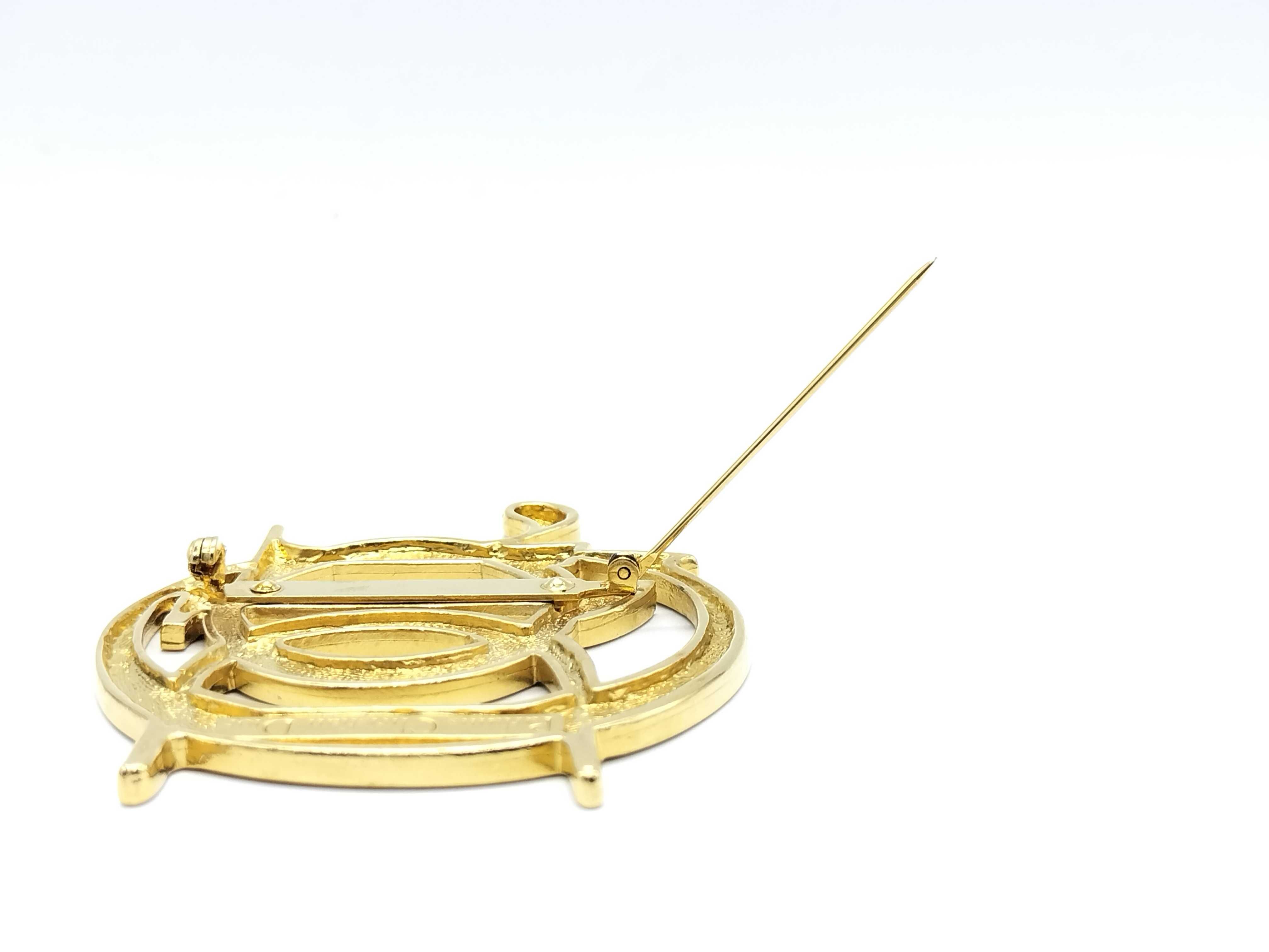 logo brooch — view 4