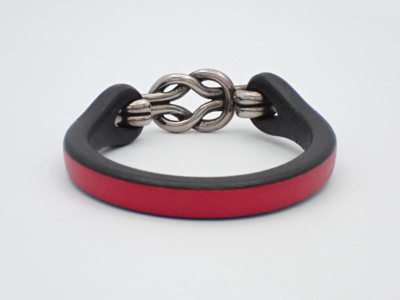 Bangle, knot design, wrist circumference 18cm, 925 silver, total weight 29.4g, leather. — view 2