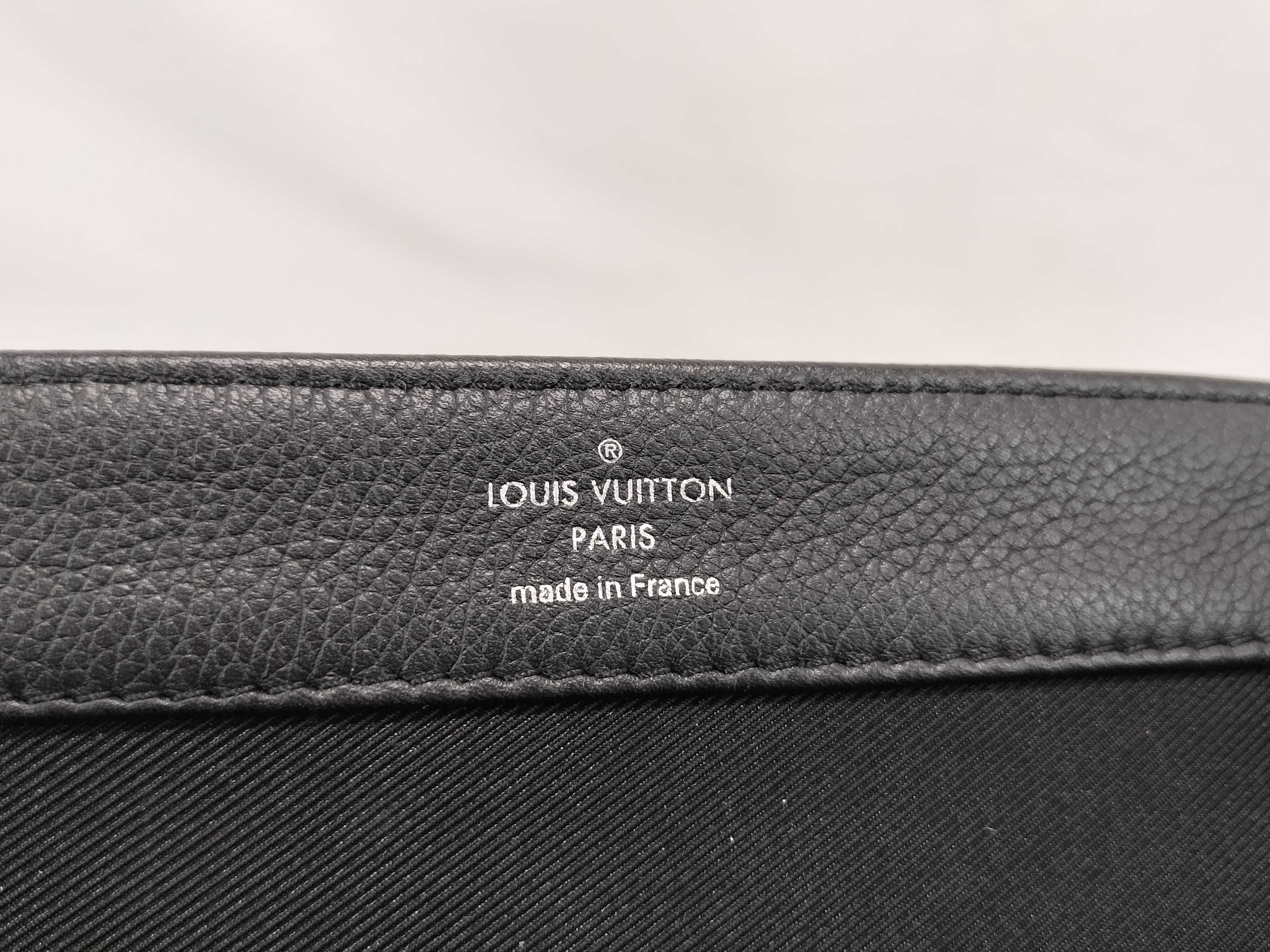 LV Lockme II BB Shoulder Bag — view 13