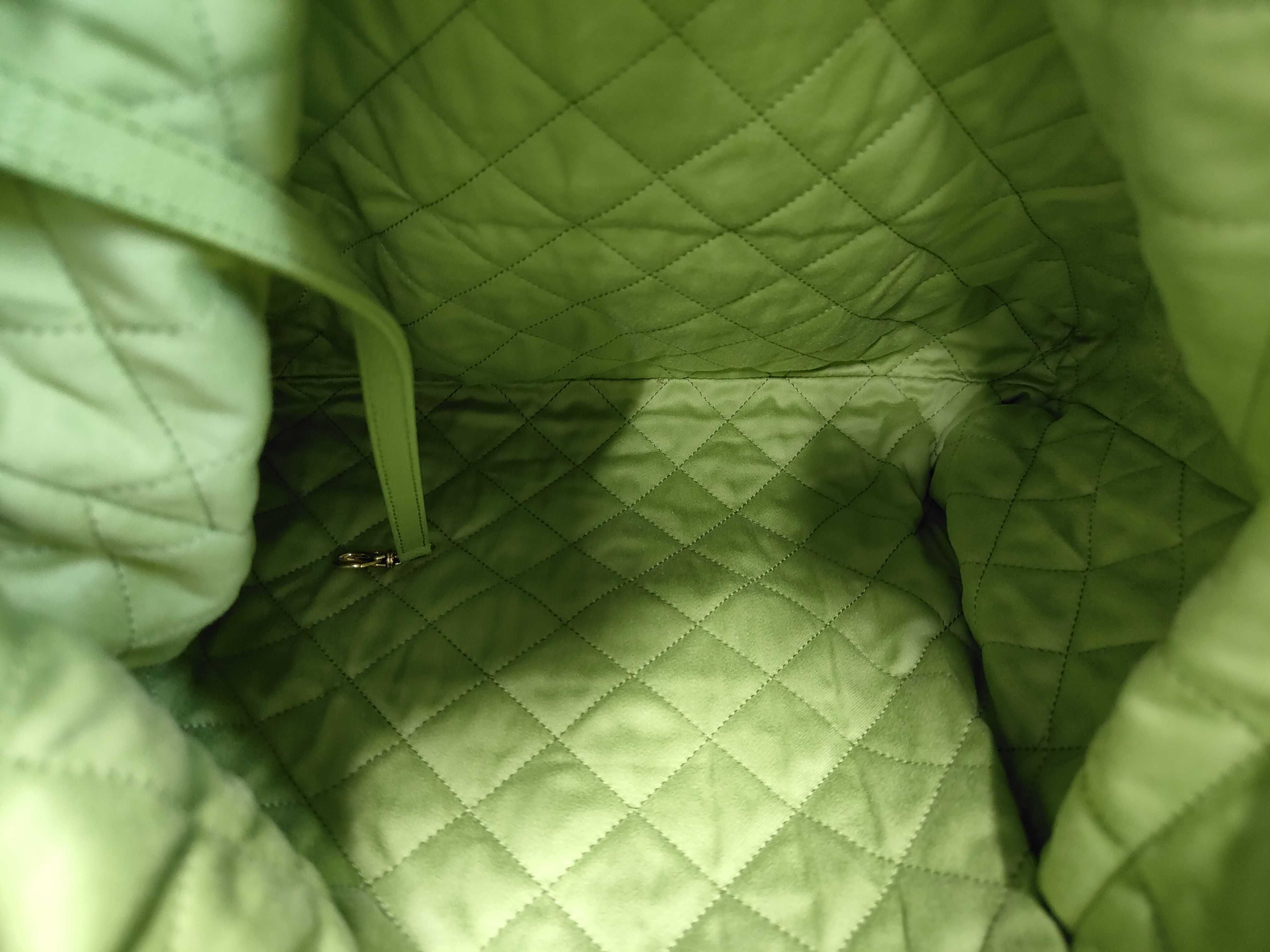 22 Caviar Skin Gold Hardware Chain Backpack Rucksack with Serial Number Plate, Green Bag — view 8
