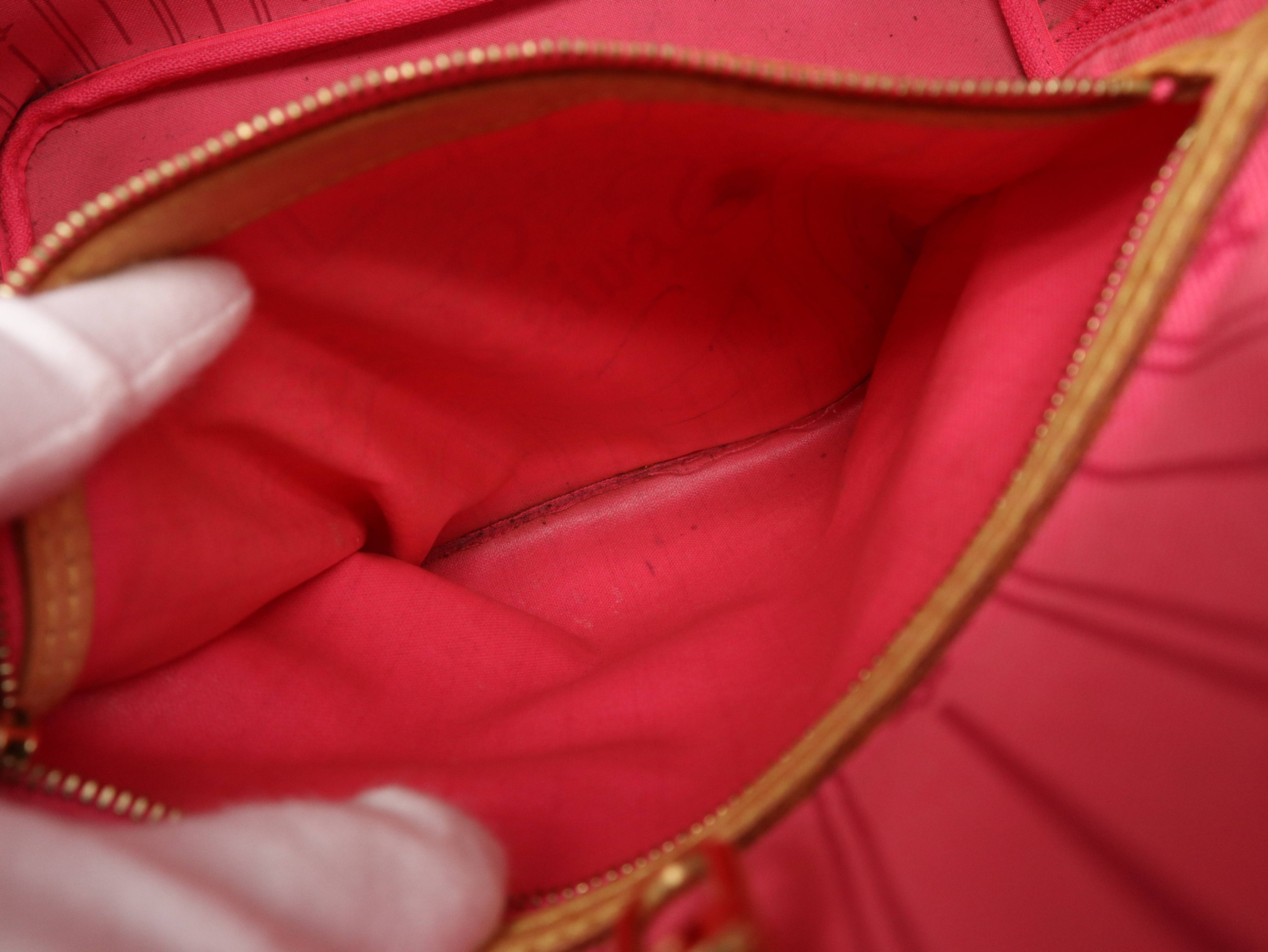 M48613 Monogram Neverfull MM Monogram Rose Tote Bag — view 11
