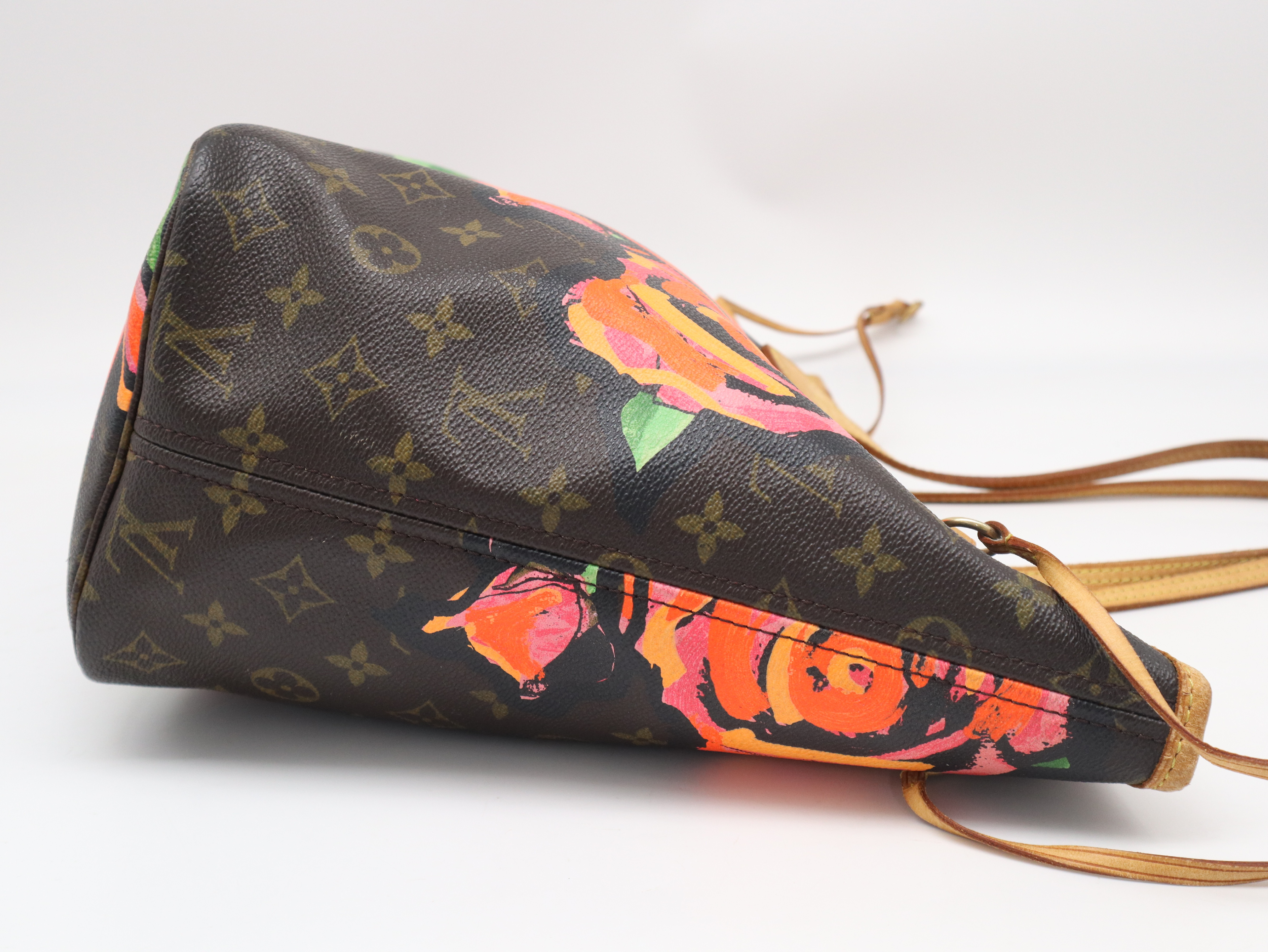 M48613 Monogram Neverfull MM Monogram Rose Tote Bag — view 4