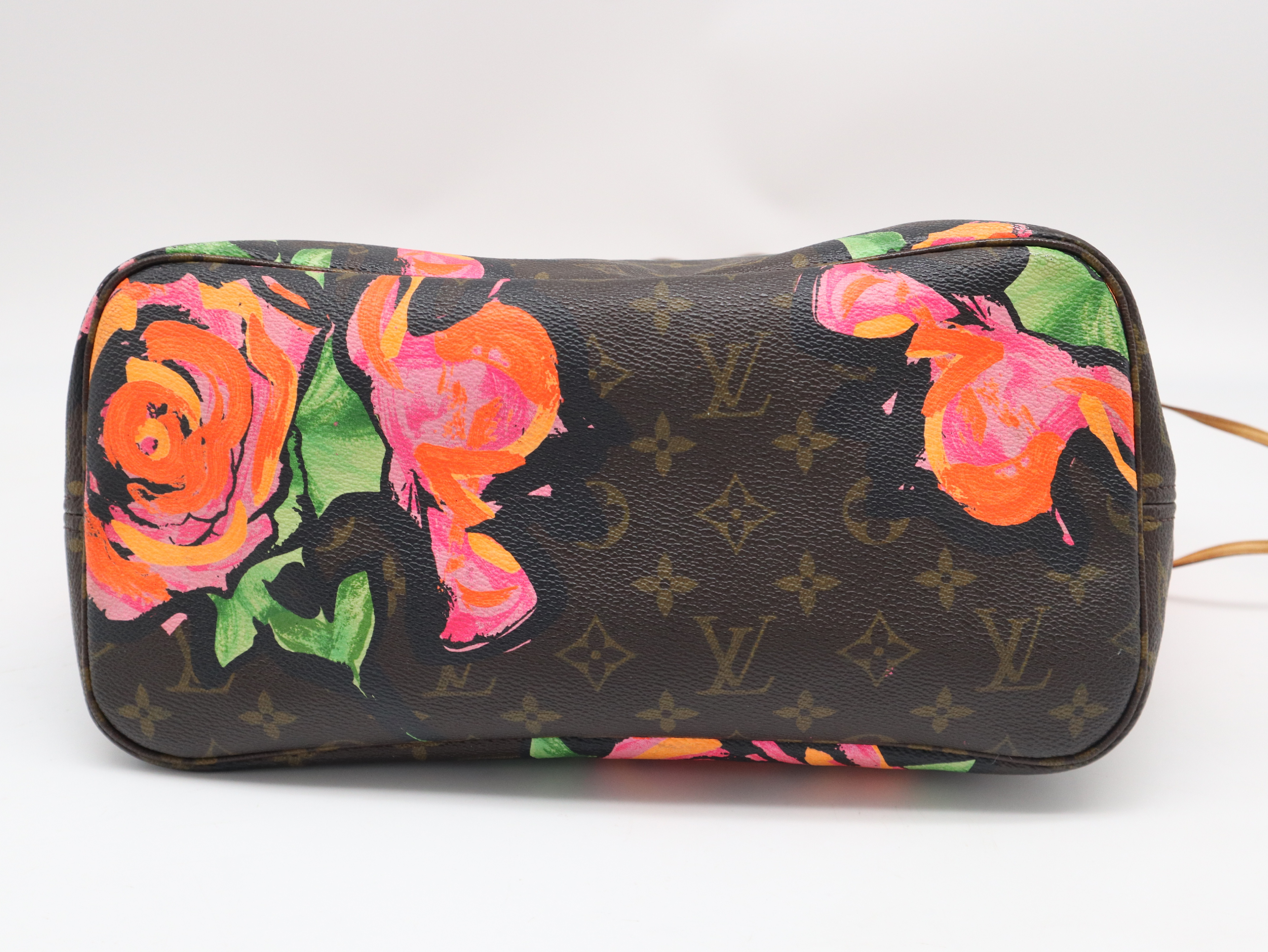 M48613 Monogram Neverfull MM Monogram Rose Tote Bag — view 5